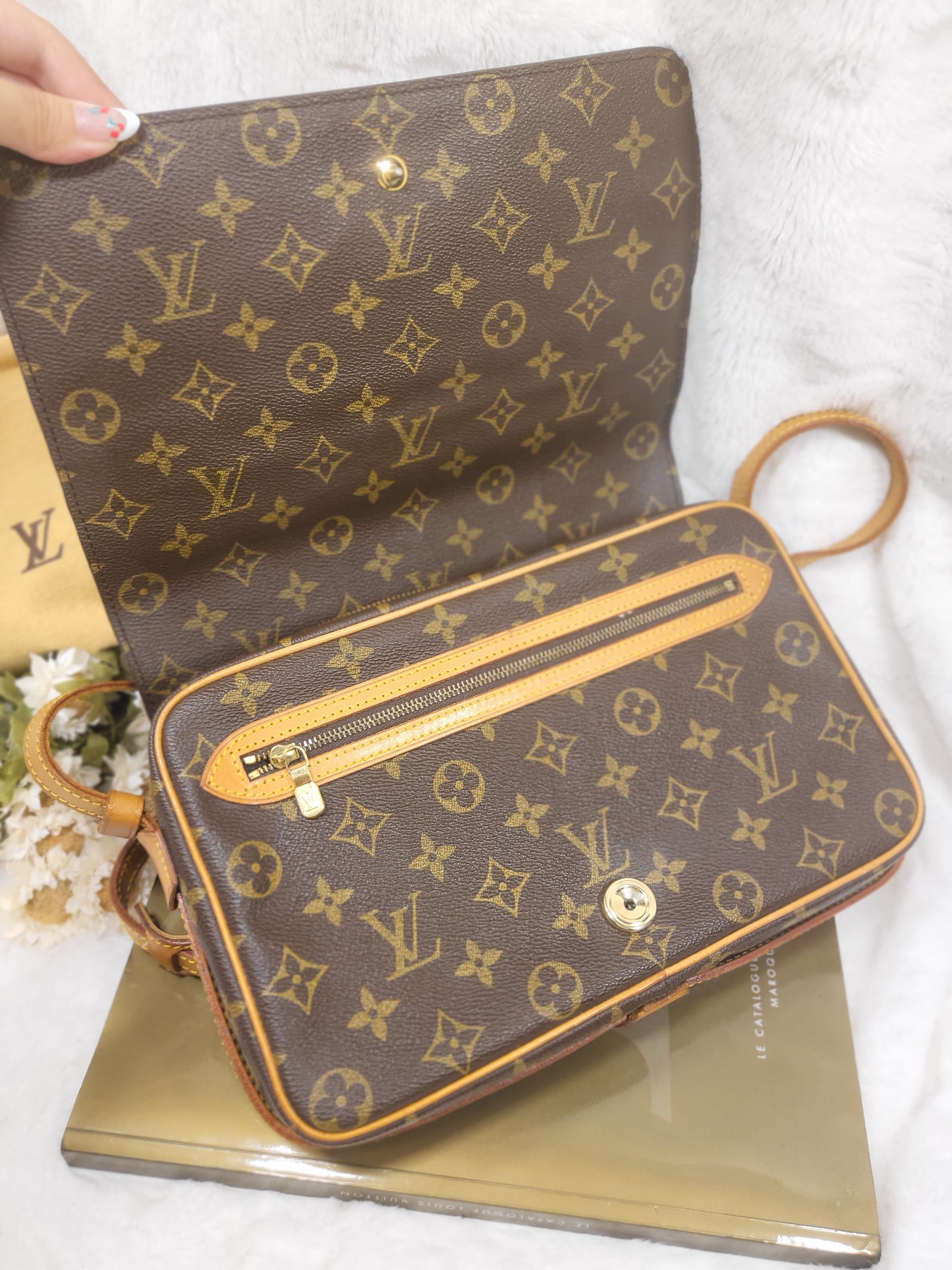 Authentic pre-owned Louis Vuitton Saint Germain 28 crossbody shoulder bag