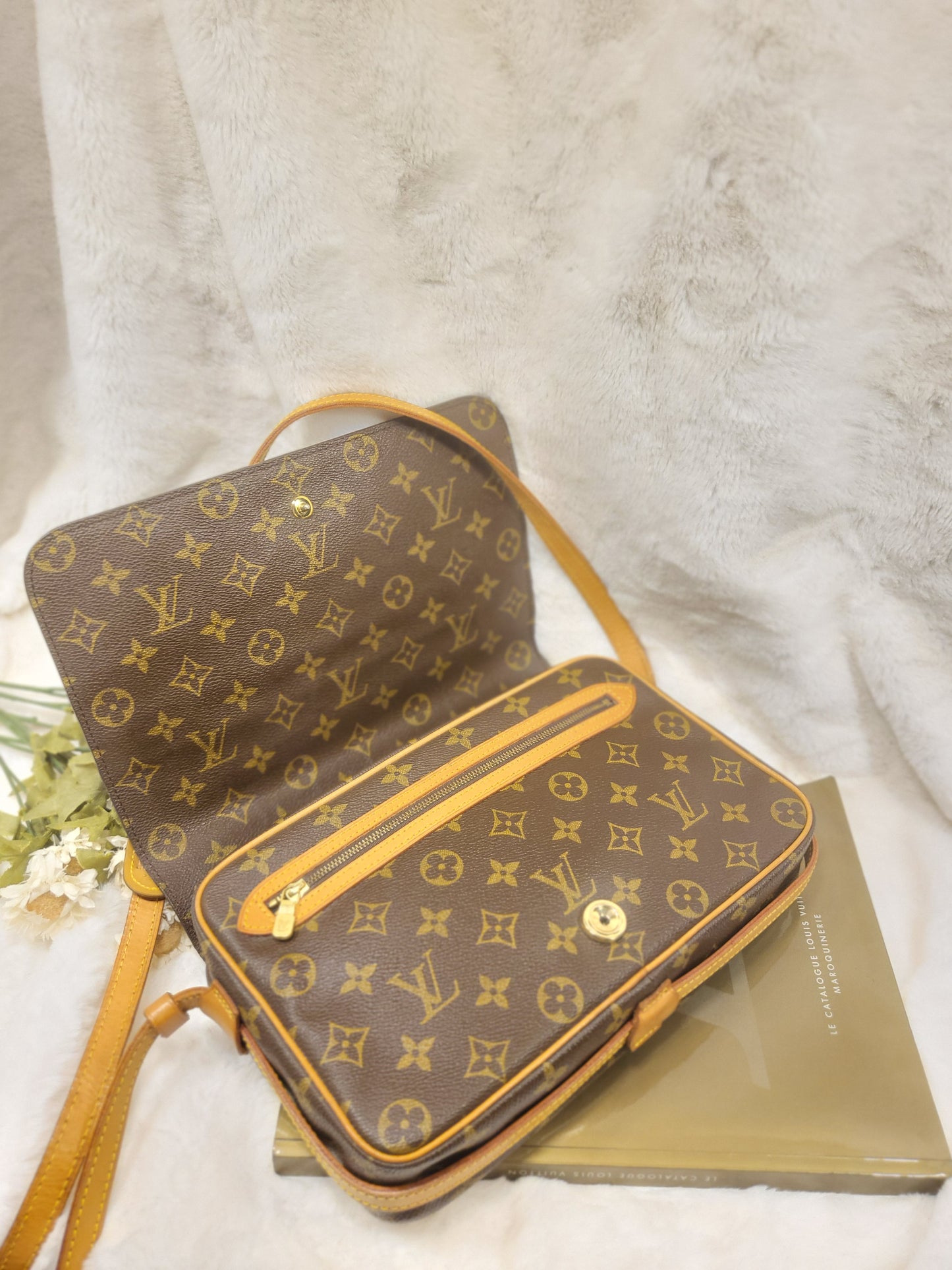 Authentic pre-owned Louis Vuitton Saint Germain 28 crossbody shoulder bag