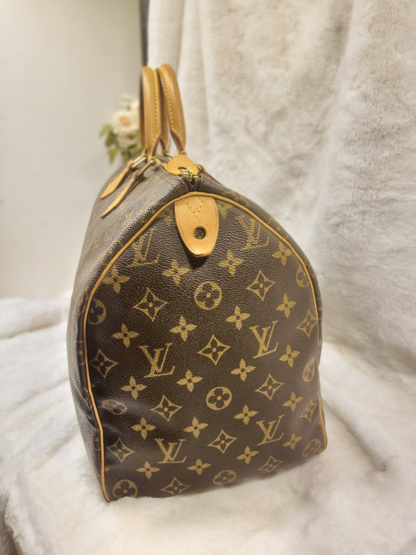 Authentic pre-owned Louis Vuitton speedy 40