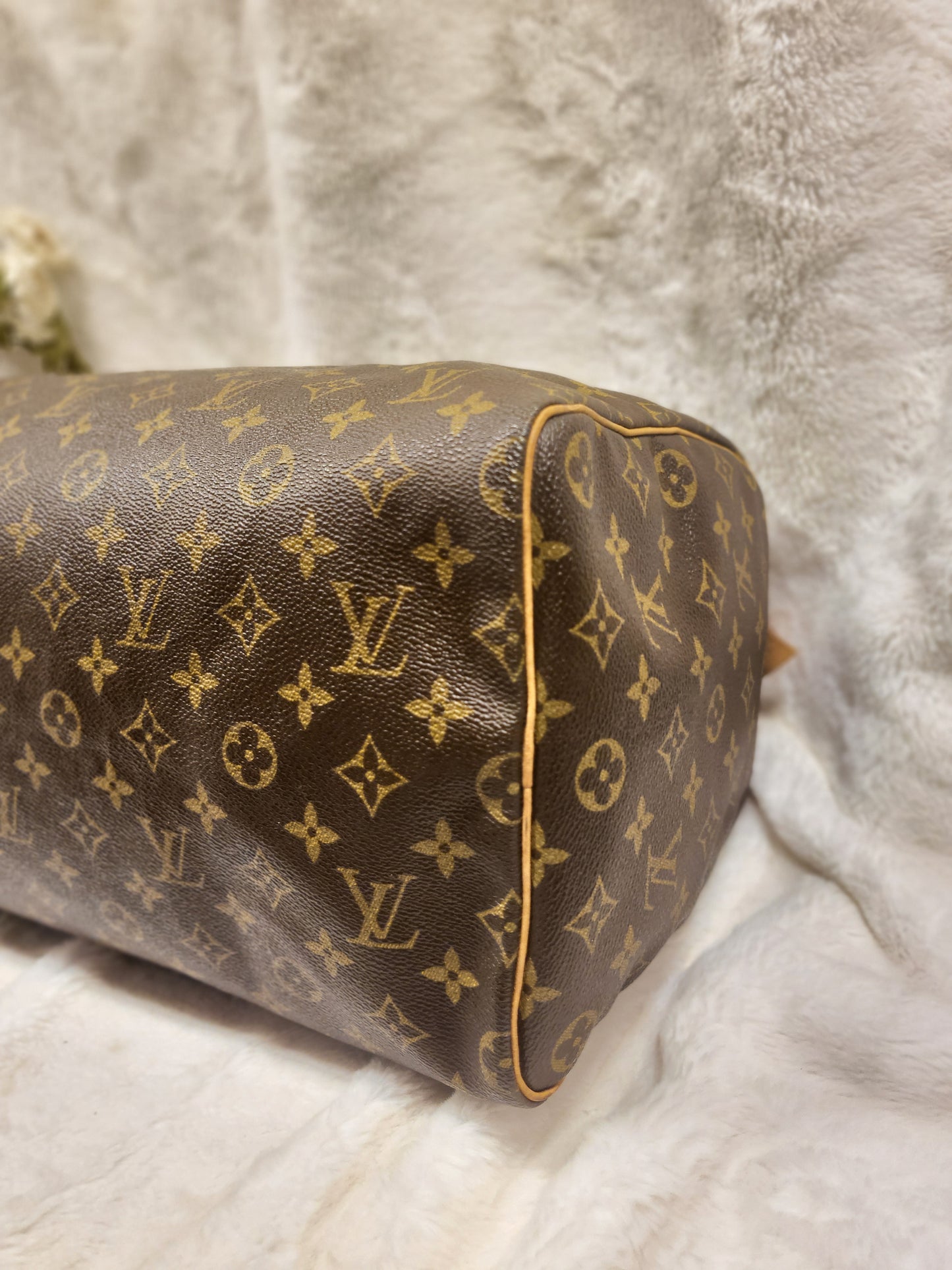 Authentic pre-owned Louis Vuitton speedy 40