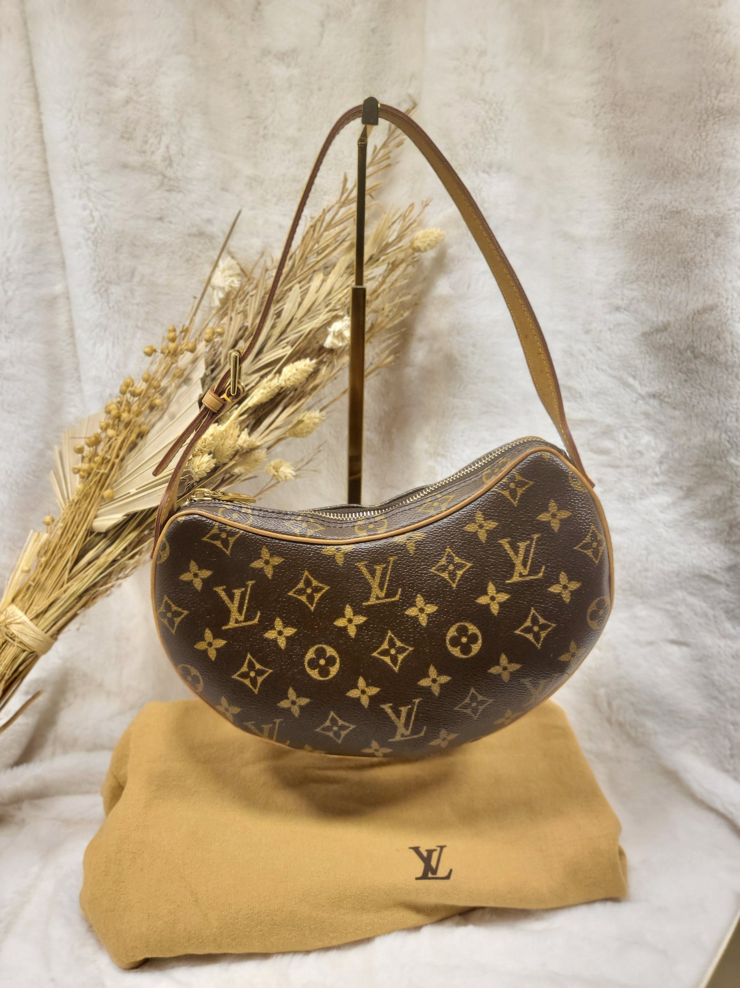Authentic pre-owned Louis Vuitton Croissant pm