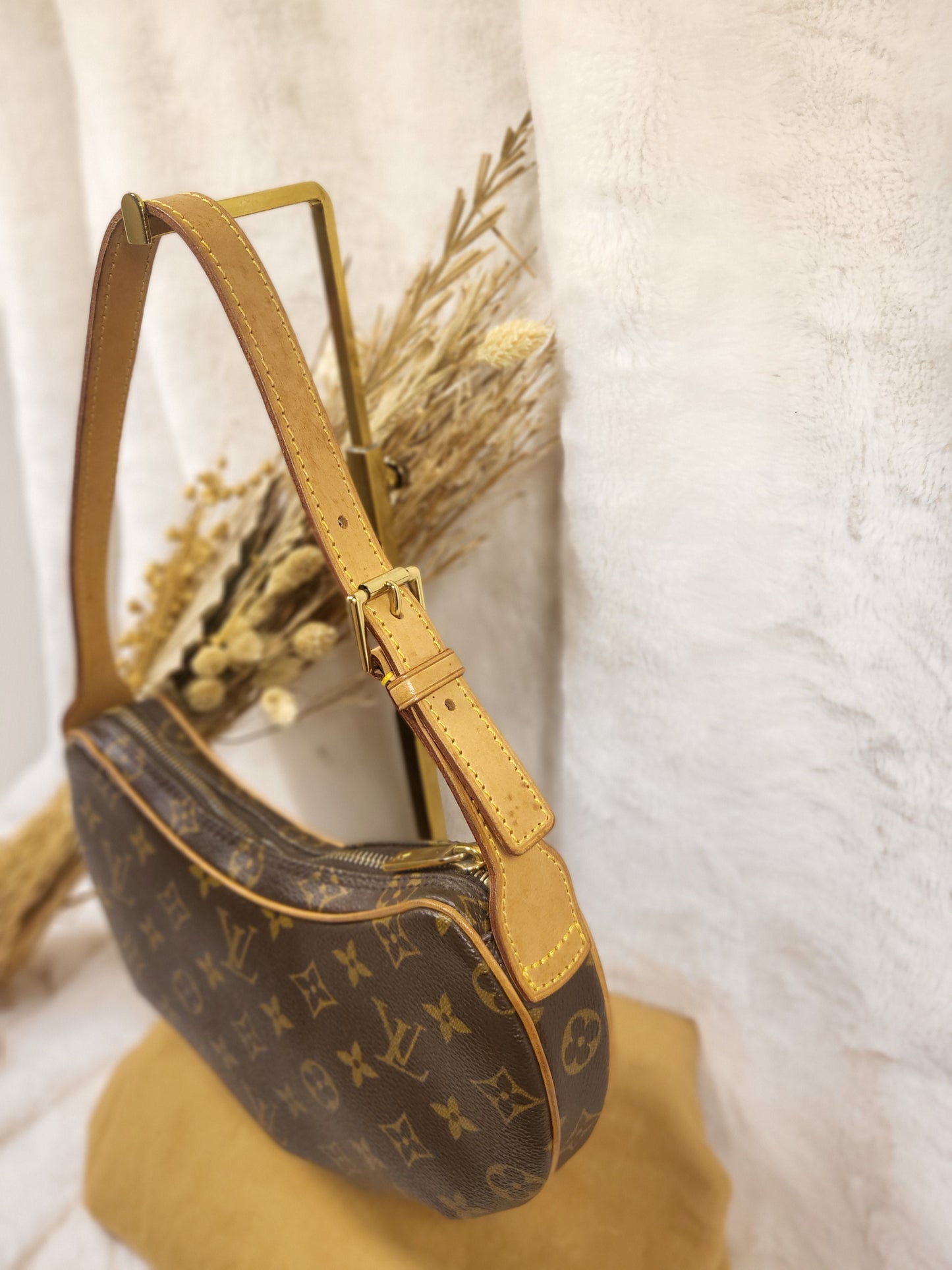 Authentic pre-owned Louis Vuitton Croissant pm
