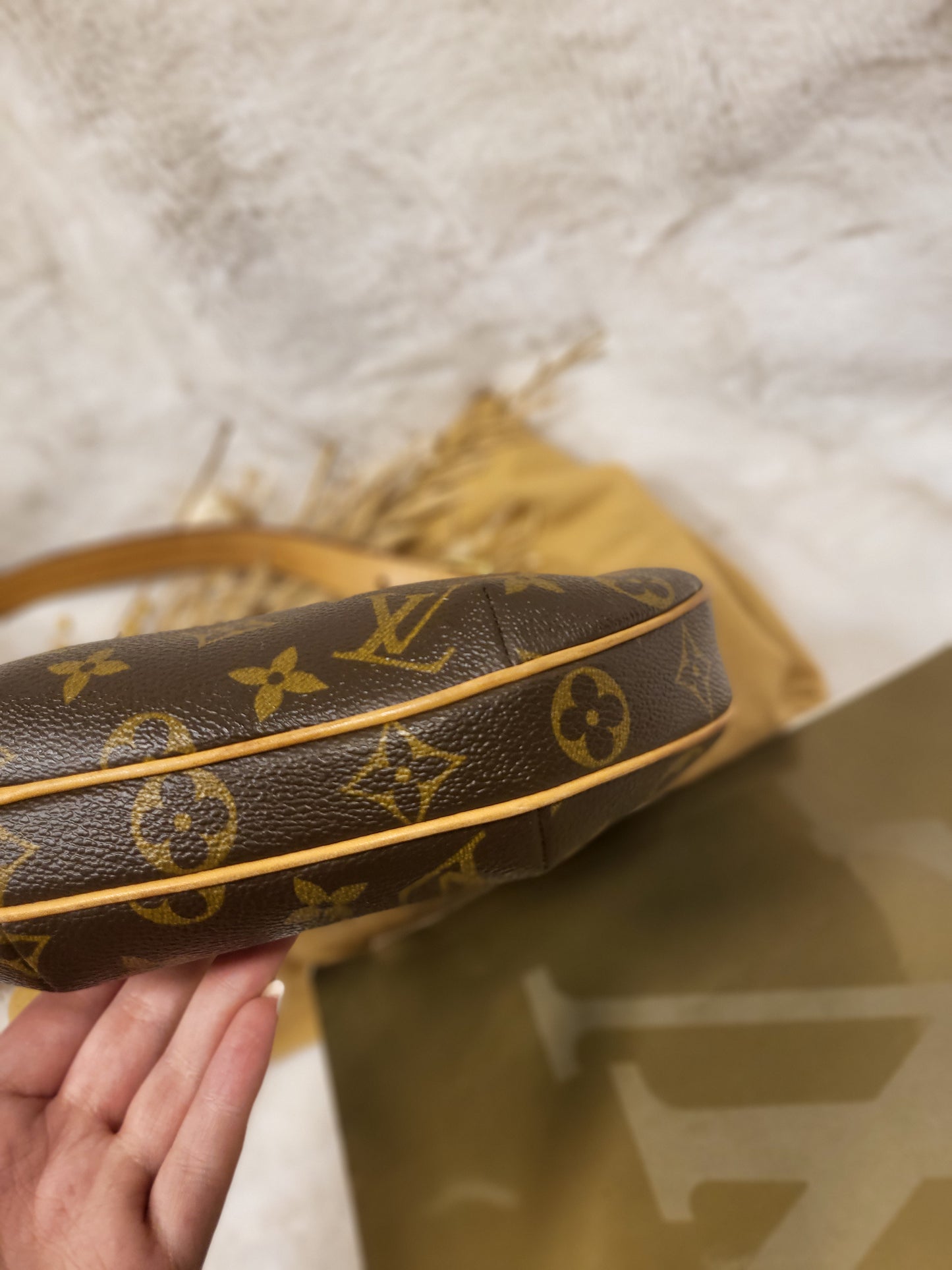 Authentic pre-owned Louis Vuitton Croissant pm