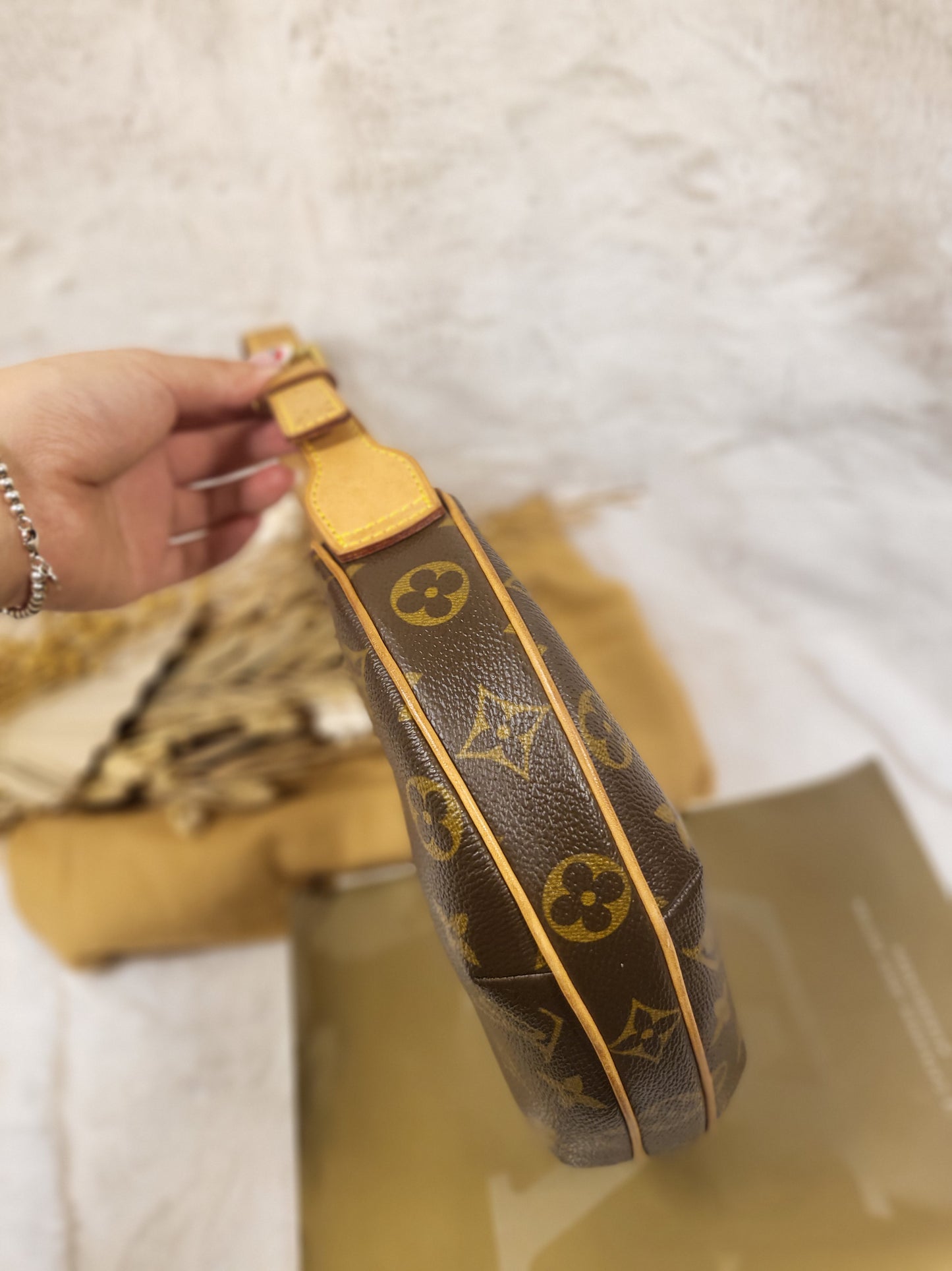 Authentic pre-owned Louis Vuitton Croissant pm