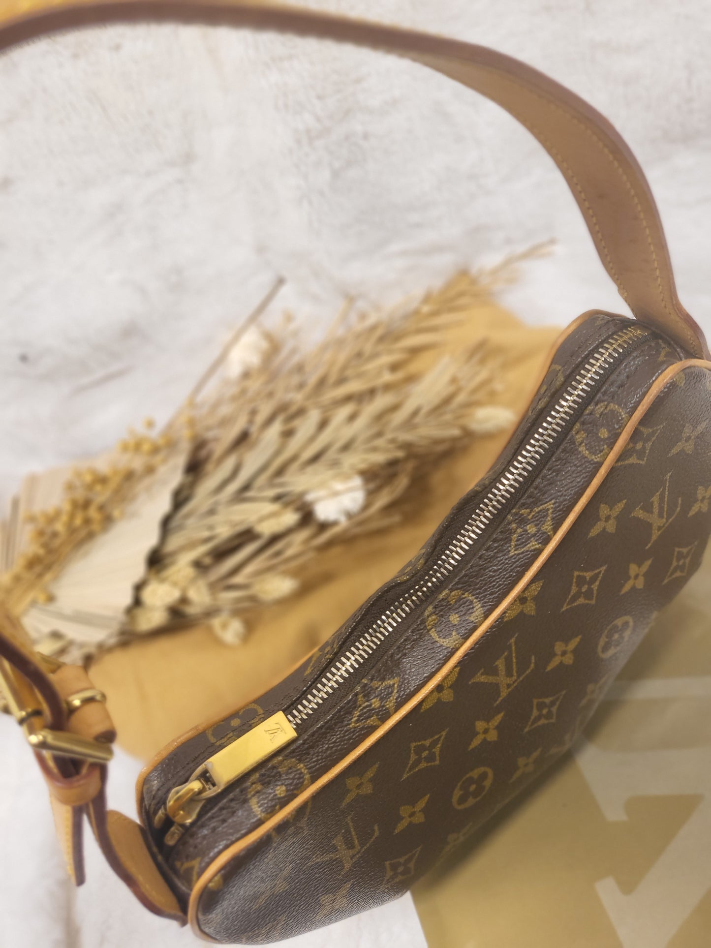Authentic pre-owned Louis Vuitton Croissant pm