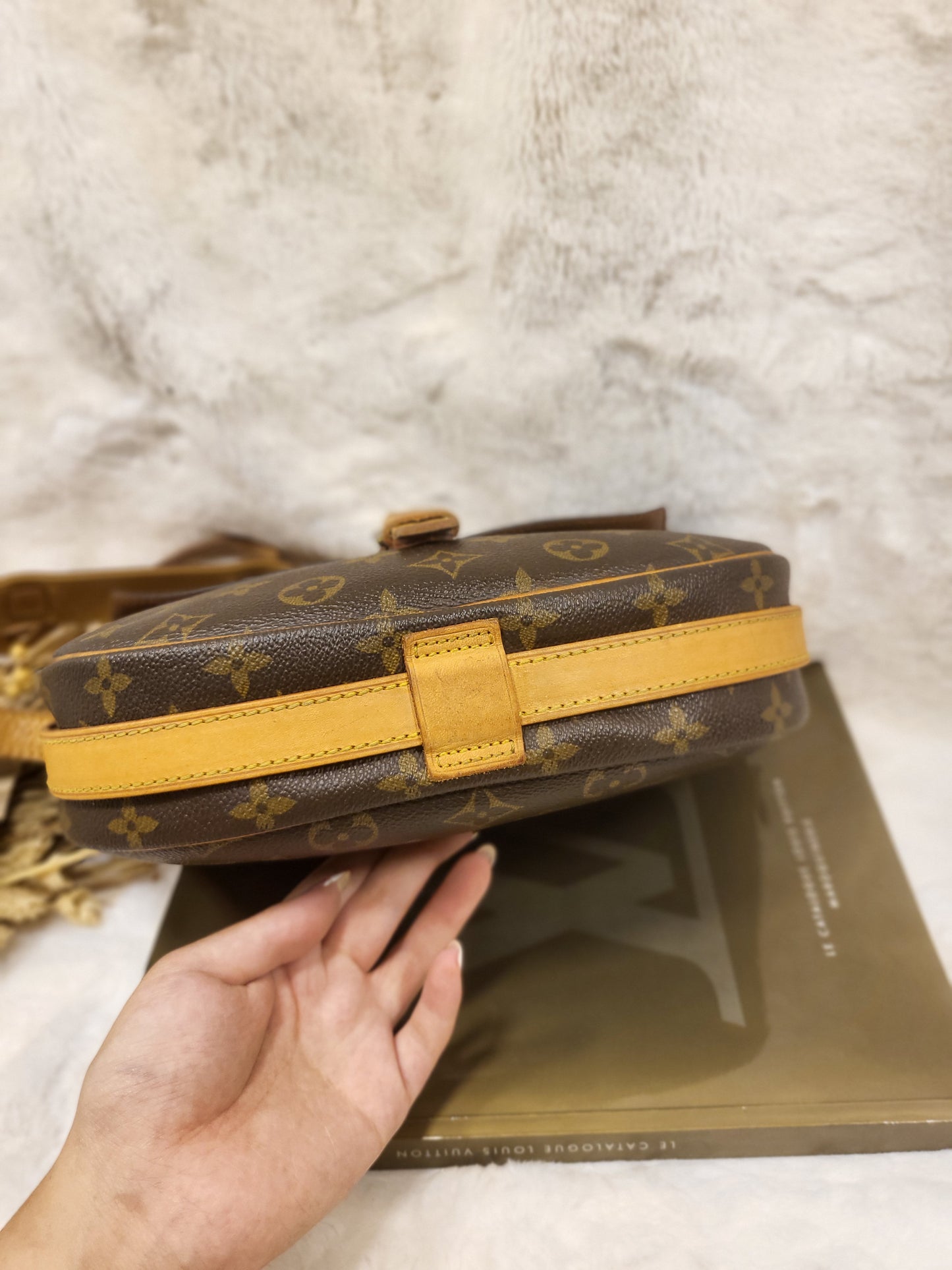Authentic pre-owned Louis Vuitton Jeune fille gm crossbody shoulder bag