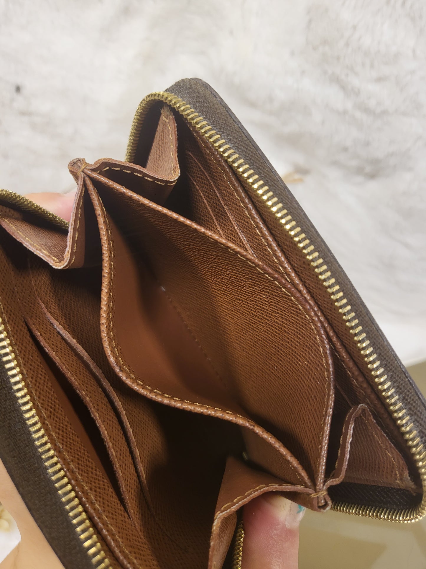 Authentic pre-owned Louis Vuitton compact zippy wallet