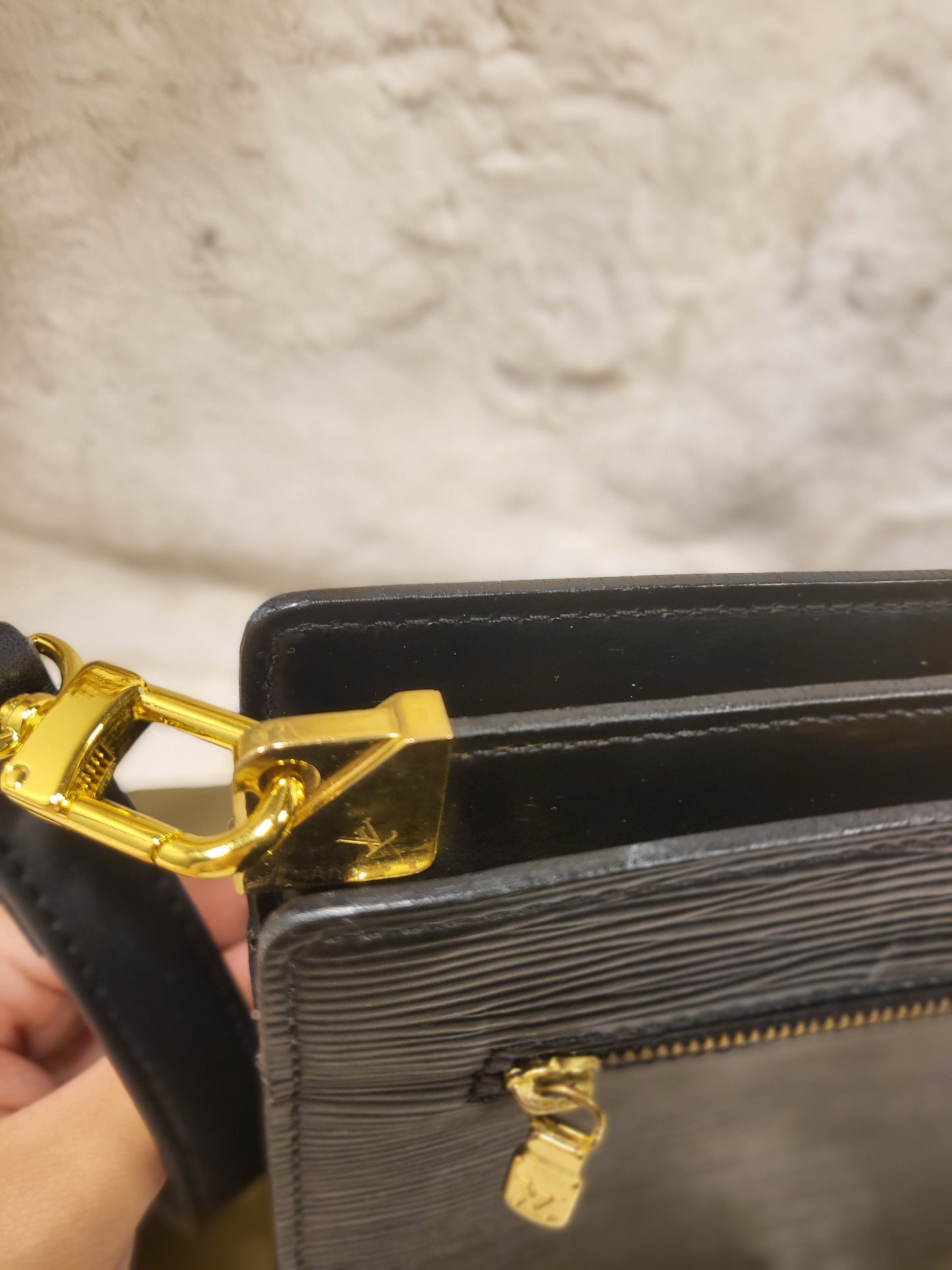 Authentic pre-owned Louis Vuitton Enghien epi noir crossbody shoulder bag