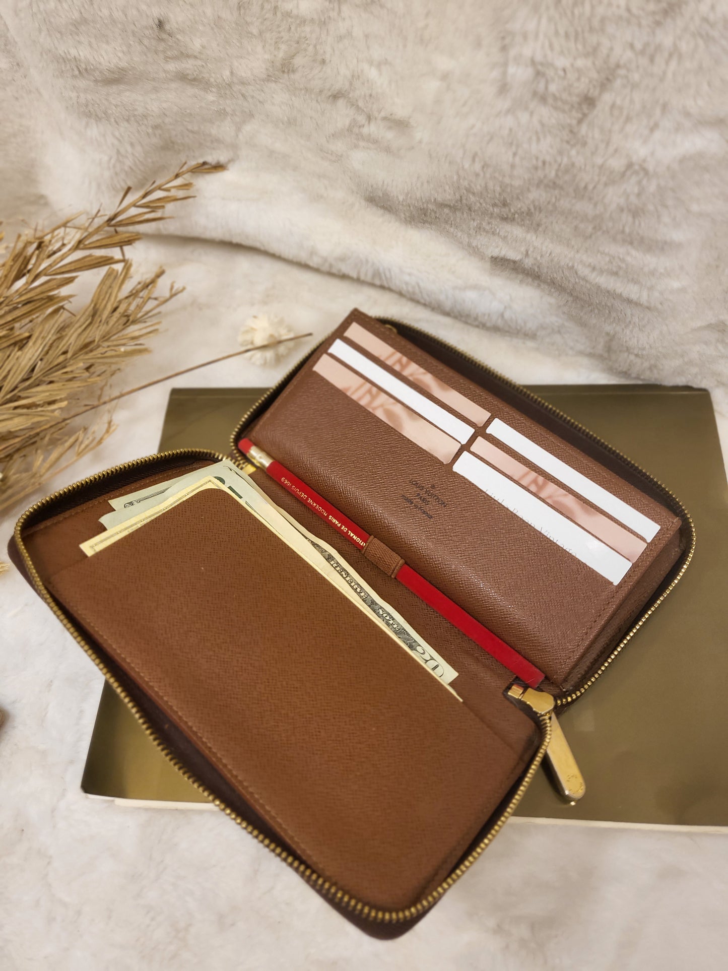 Authentic pre-owned Louis Vuitton zippy travel organizer