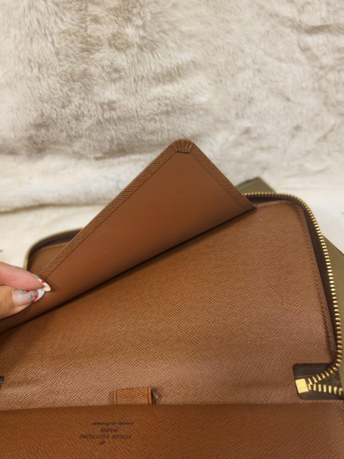 Authentic pre-owned Louis Vuitton zippy travel organizer