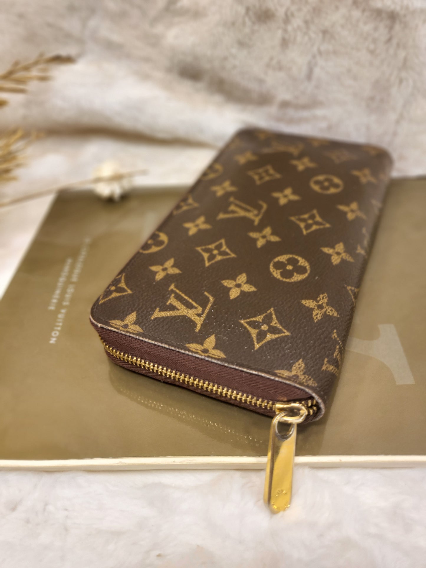 Authentic pre-owned Louis Vuitton zippy travel organizer