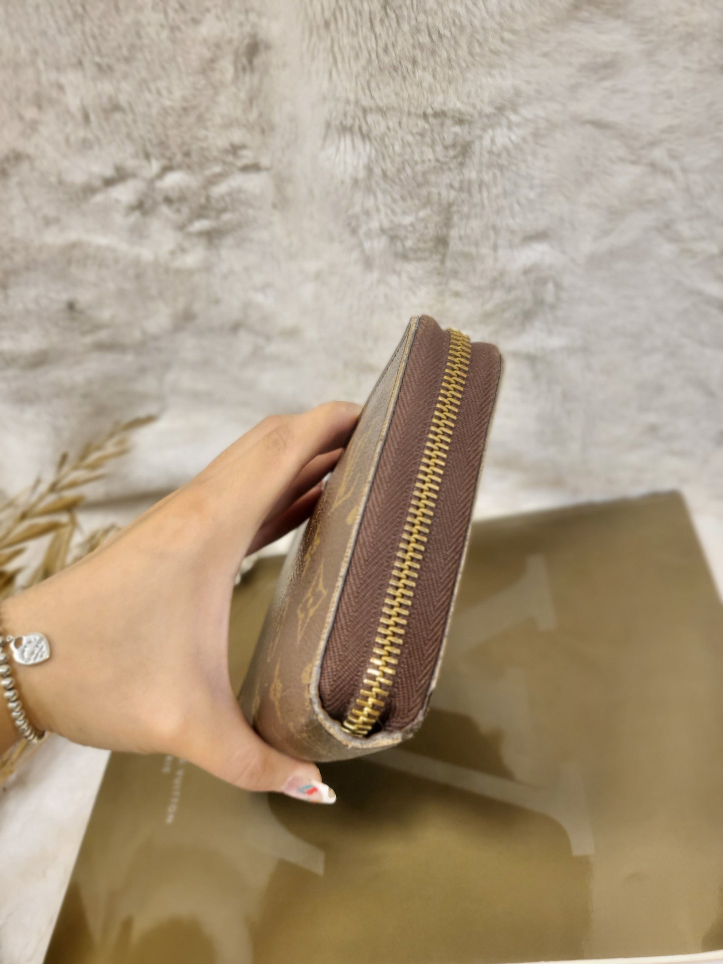Authentic pre-owned Louis Vuitton zippy travel organizer