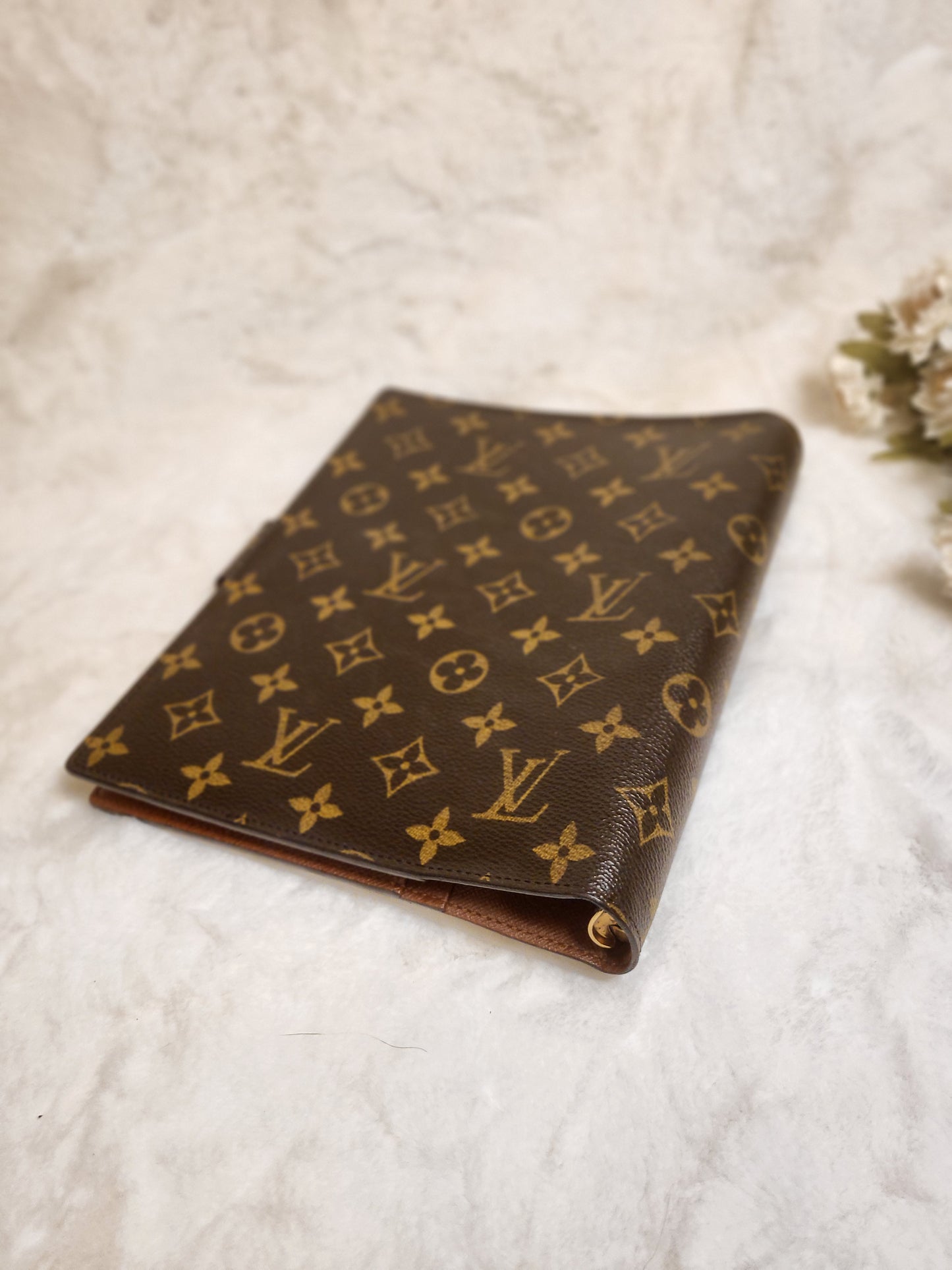 Authentic pre-owned Louis Vuitton agenda gm