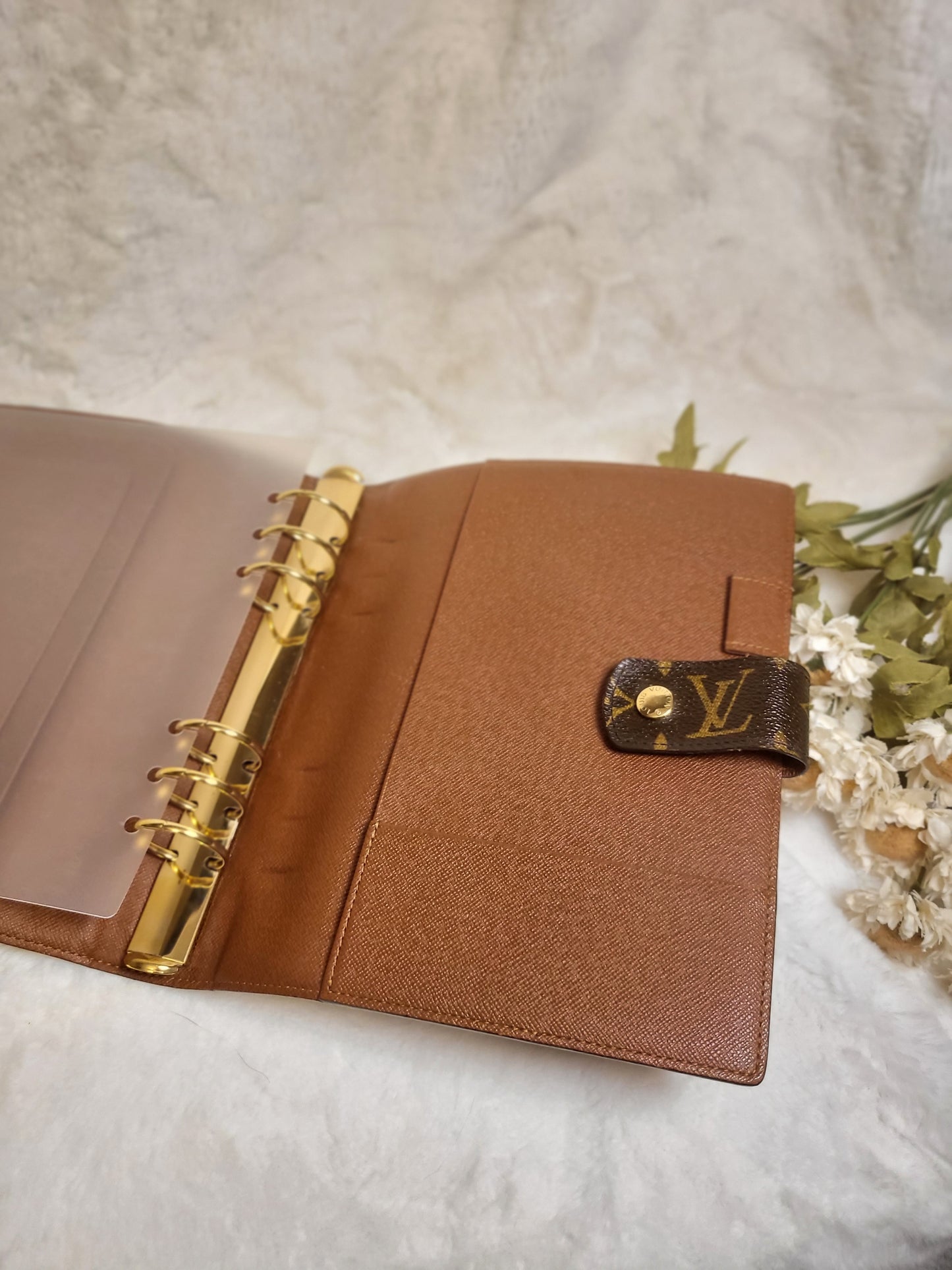 Authentic pre-owned Louis Vuitton agenda gm