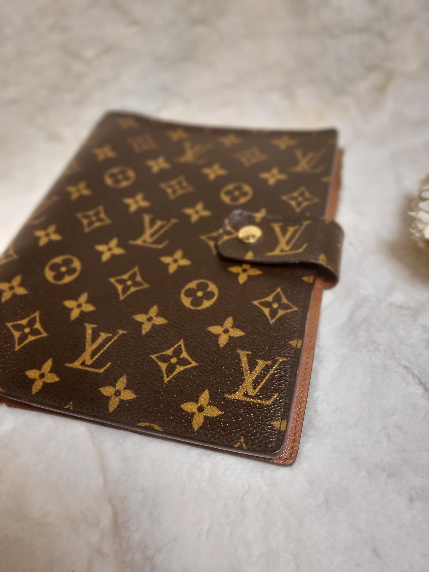 Authentic pre-owned Louis Vuitton agenda gm