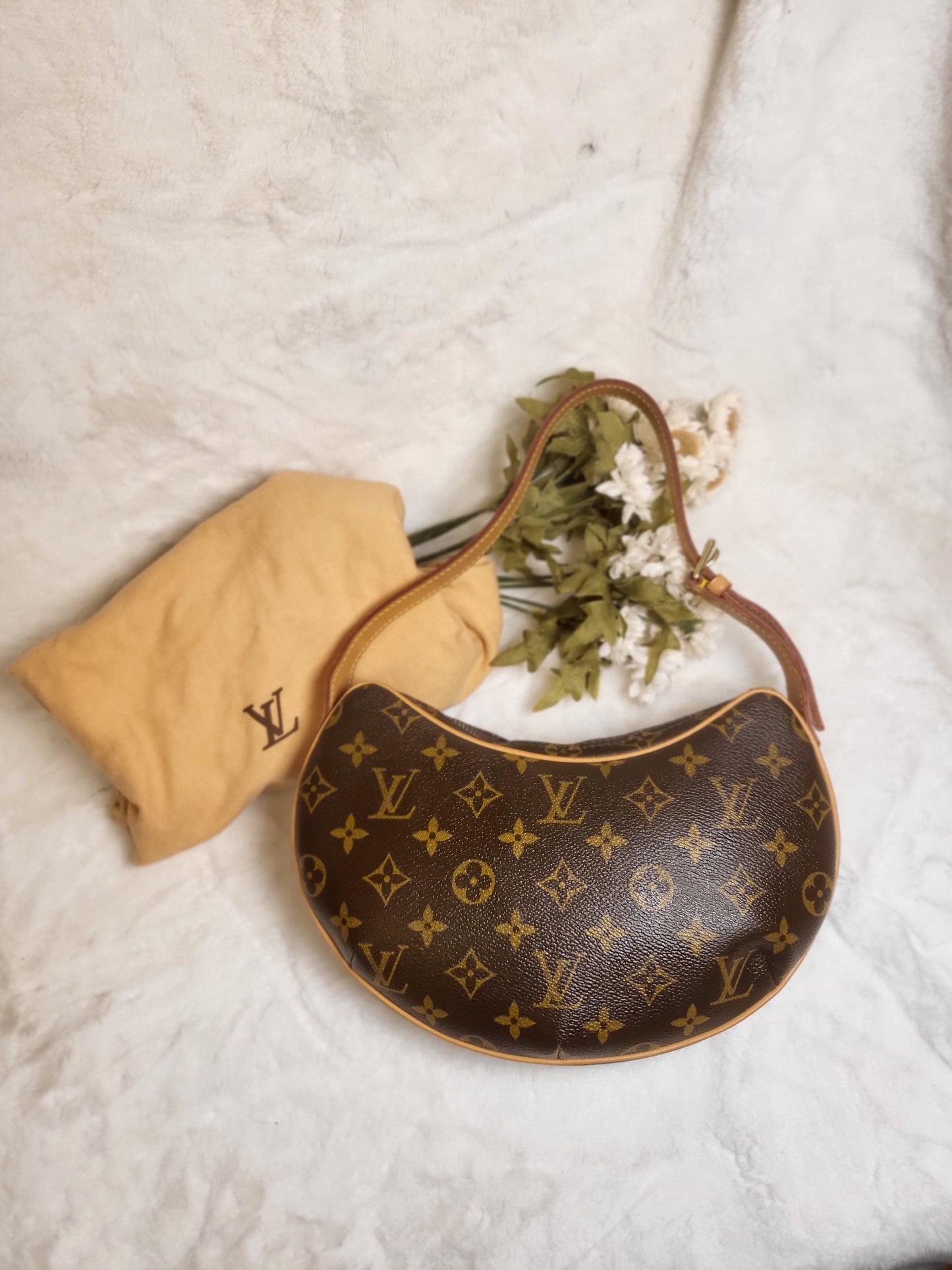 Authentic pre-owned Louis Vuitton Croissant pm shoulder bag