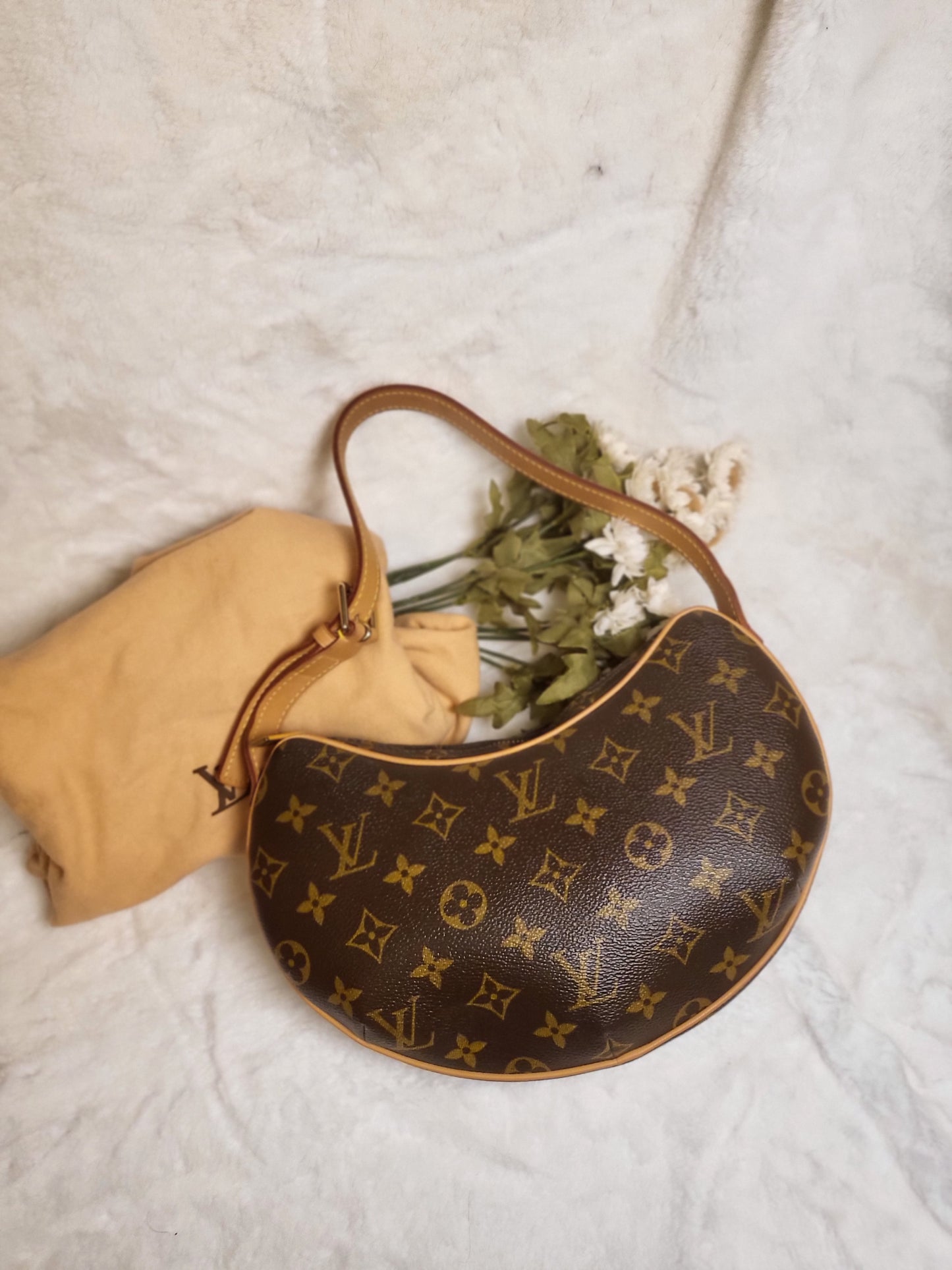 Authentic pre-owned Louis Vuitton Croissant pm shoulder bag