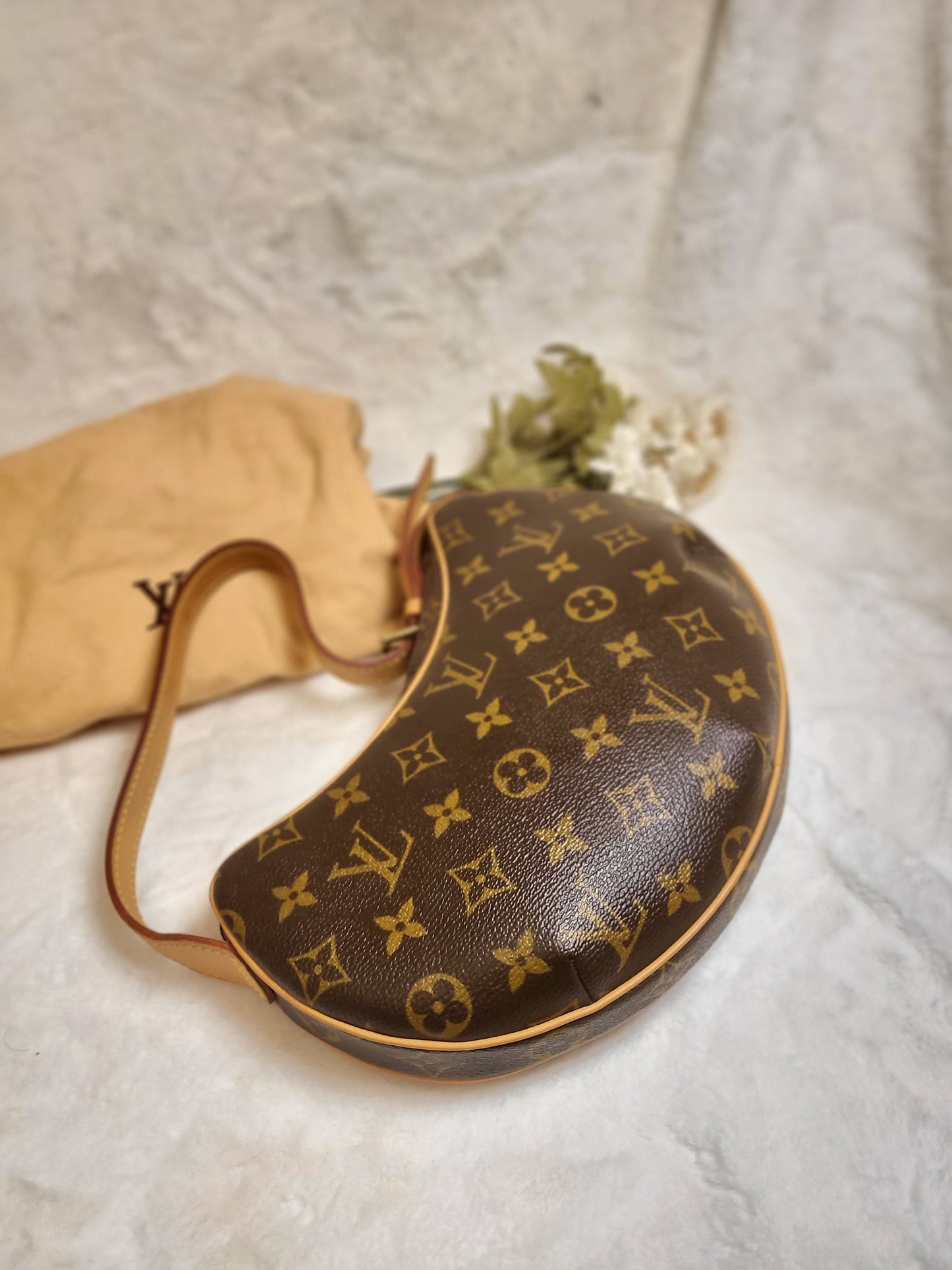 Authentic pre-owned Louis Vuitton Croissant pm shoulder bag