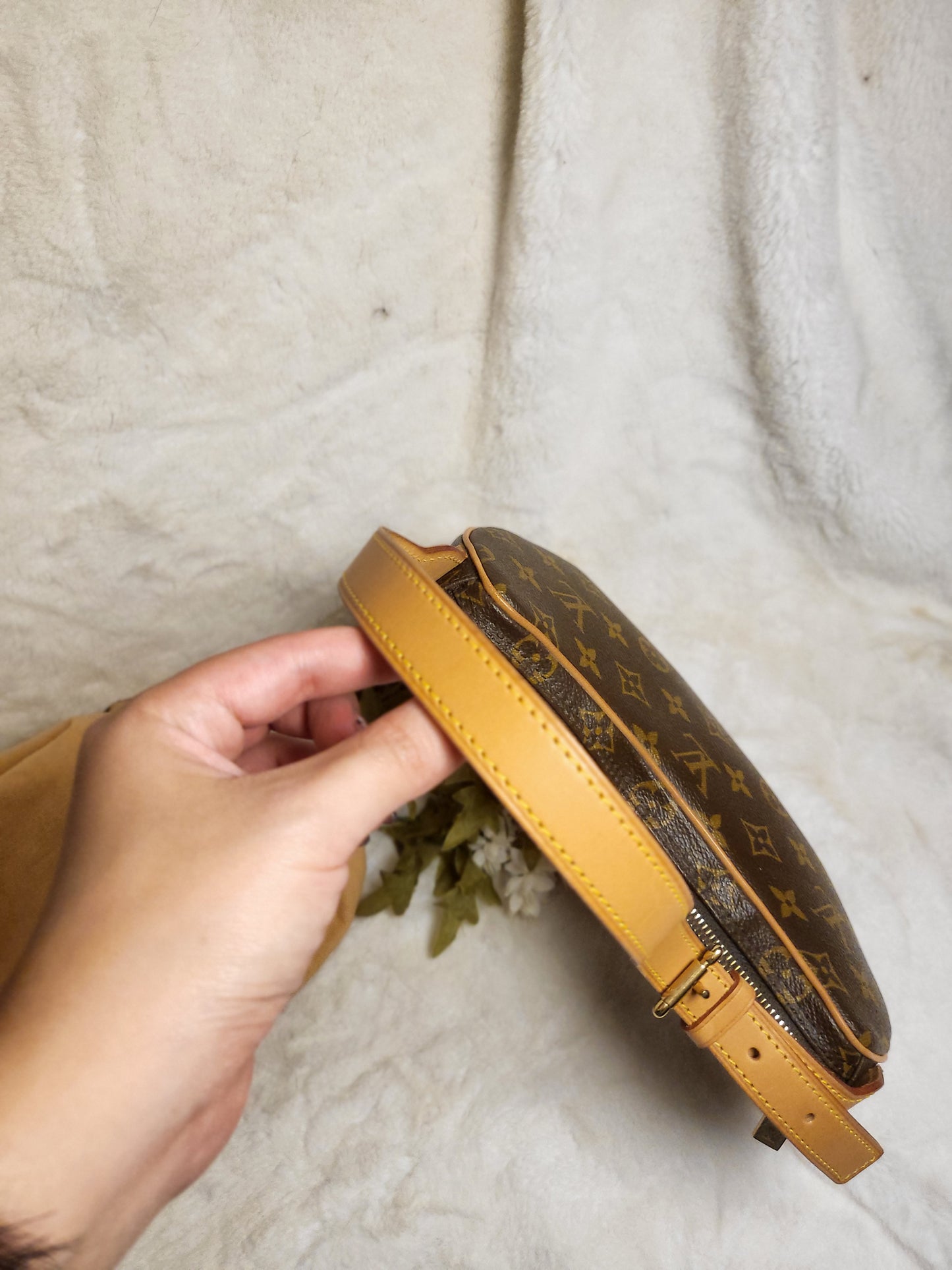 Authentic pre-owned Louis Vuitton Croissant pm shoulder bag