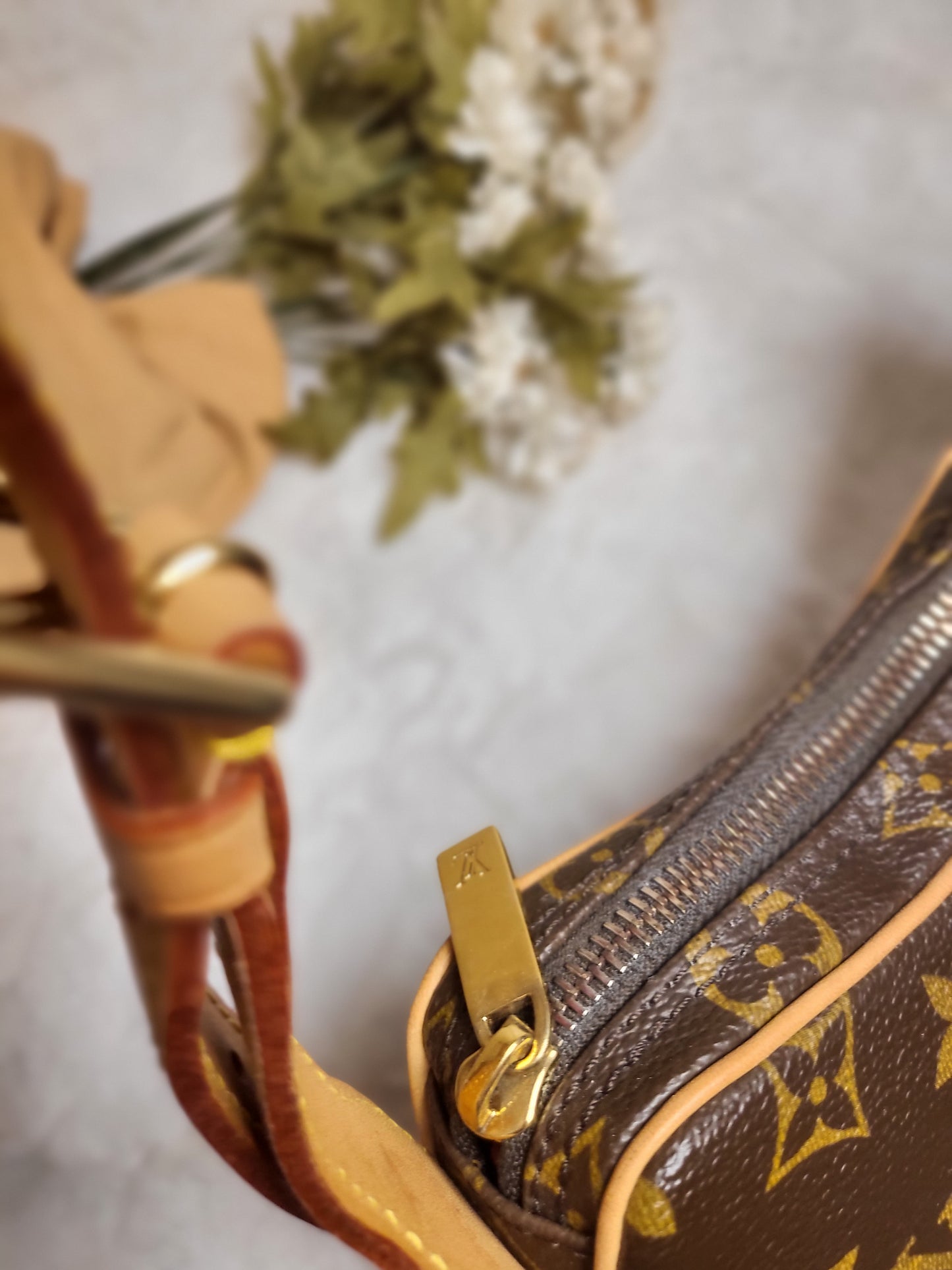 Authentic pre-owned Louis Vuitton Croissant pm shoulder bag