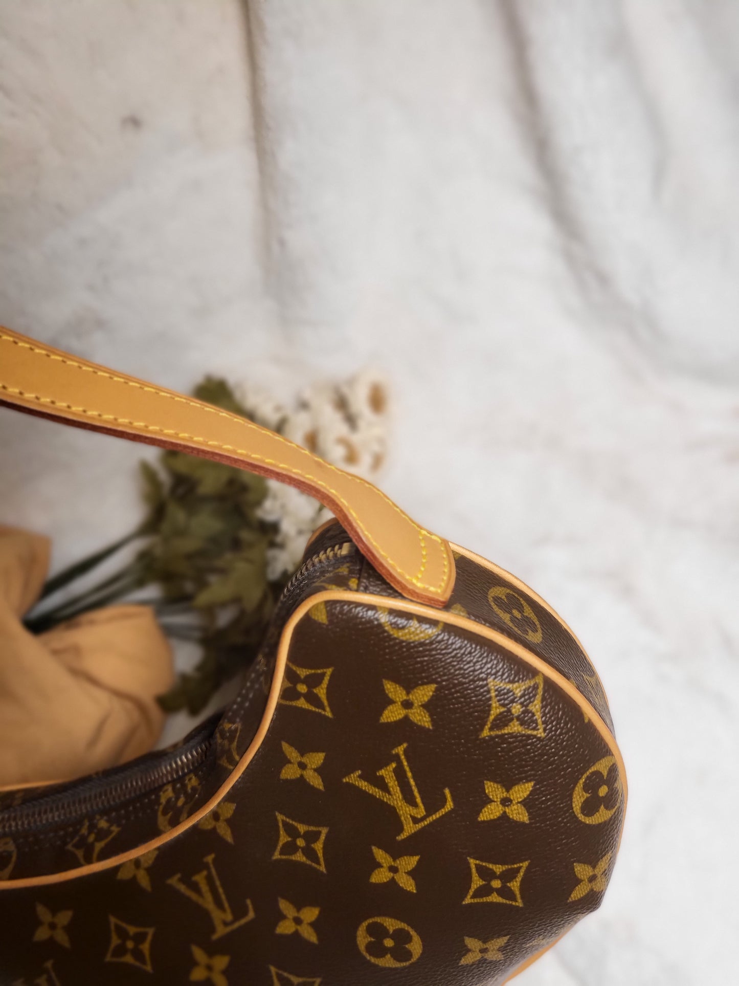 Authentic pre-owned Louis Vuitton Croissant pm shoulder bag
