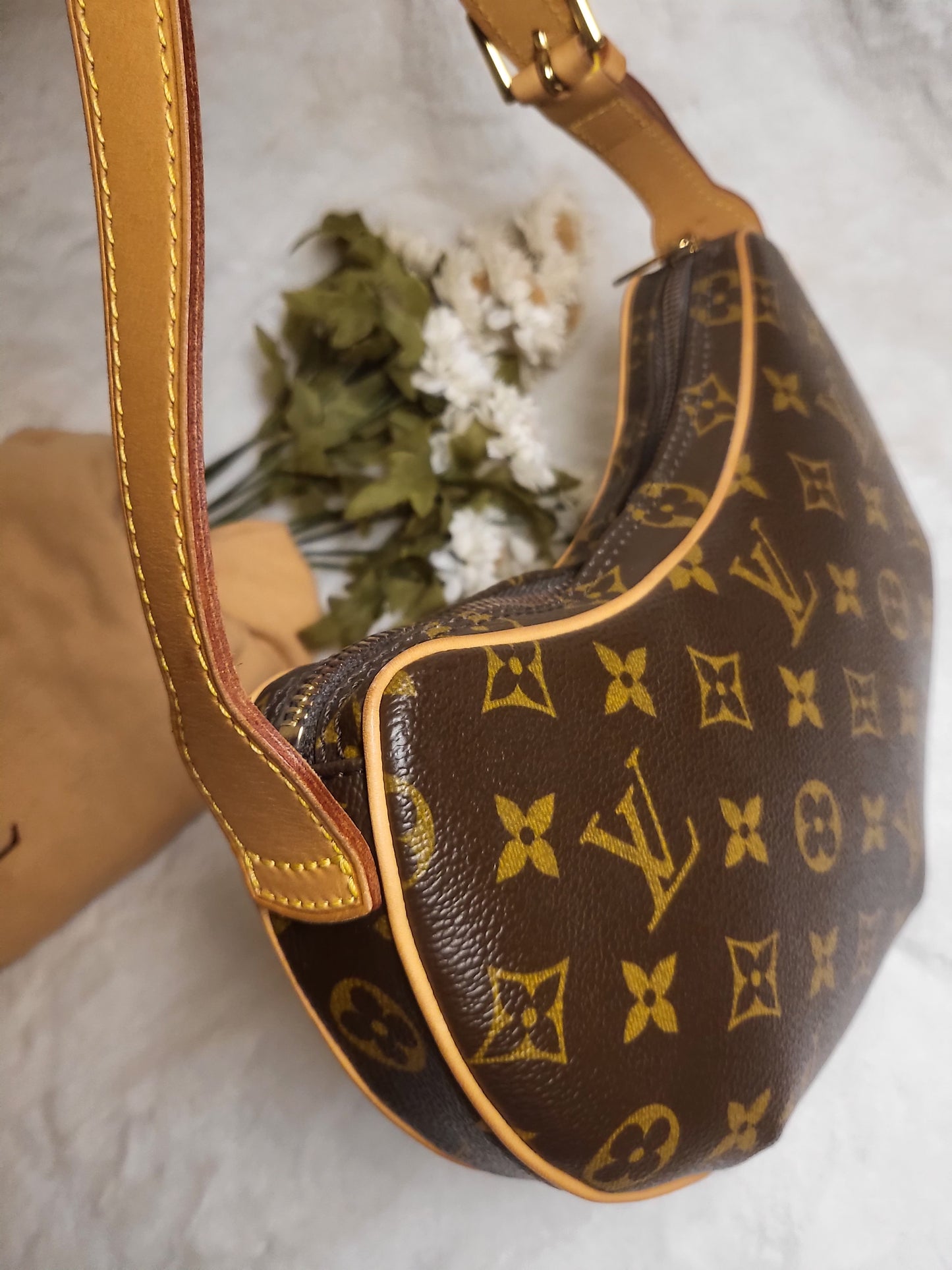 Authentic pre-owned Louis Vuitton Croissant pm shoulder bag
