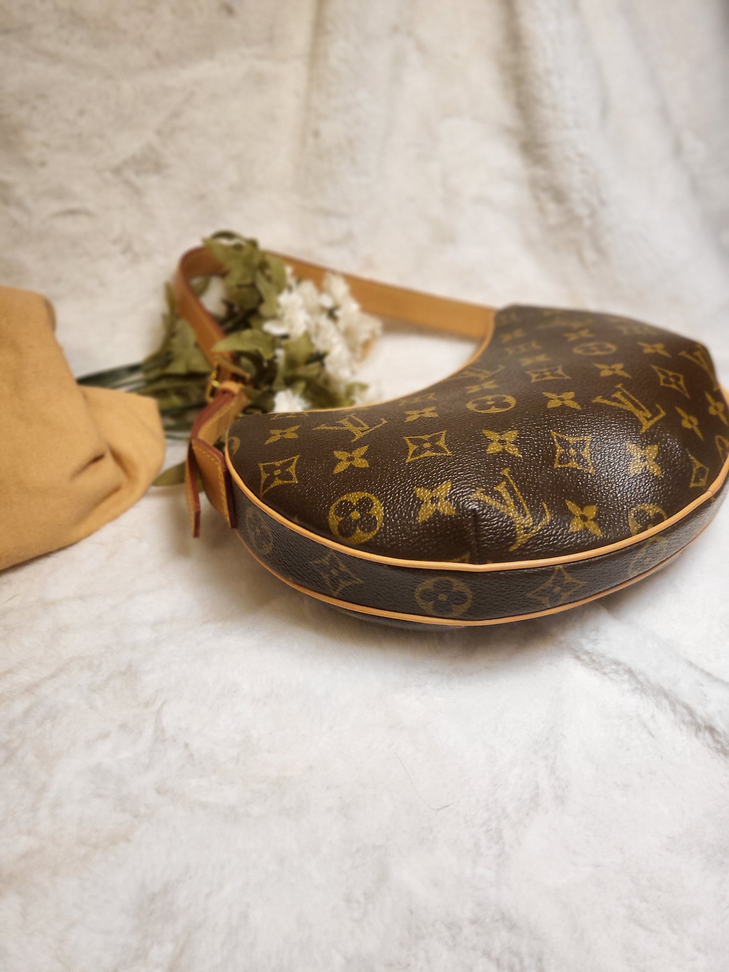 Authentic pre-owned Louis Vuitton Croissant pm shoulder bag