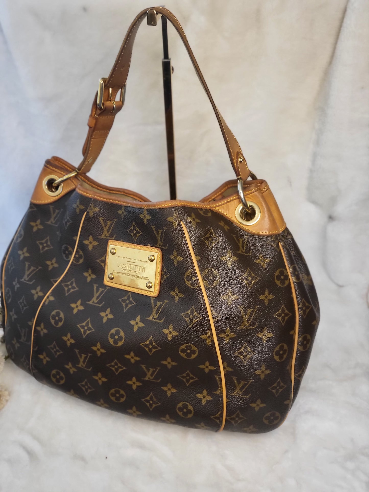 Authentic pre-owned Louis Vuitton Galliera gm tote shoulder bag