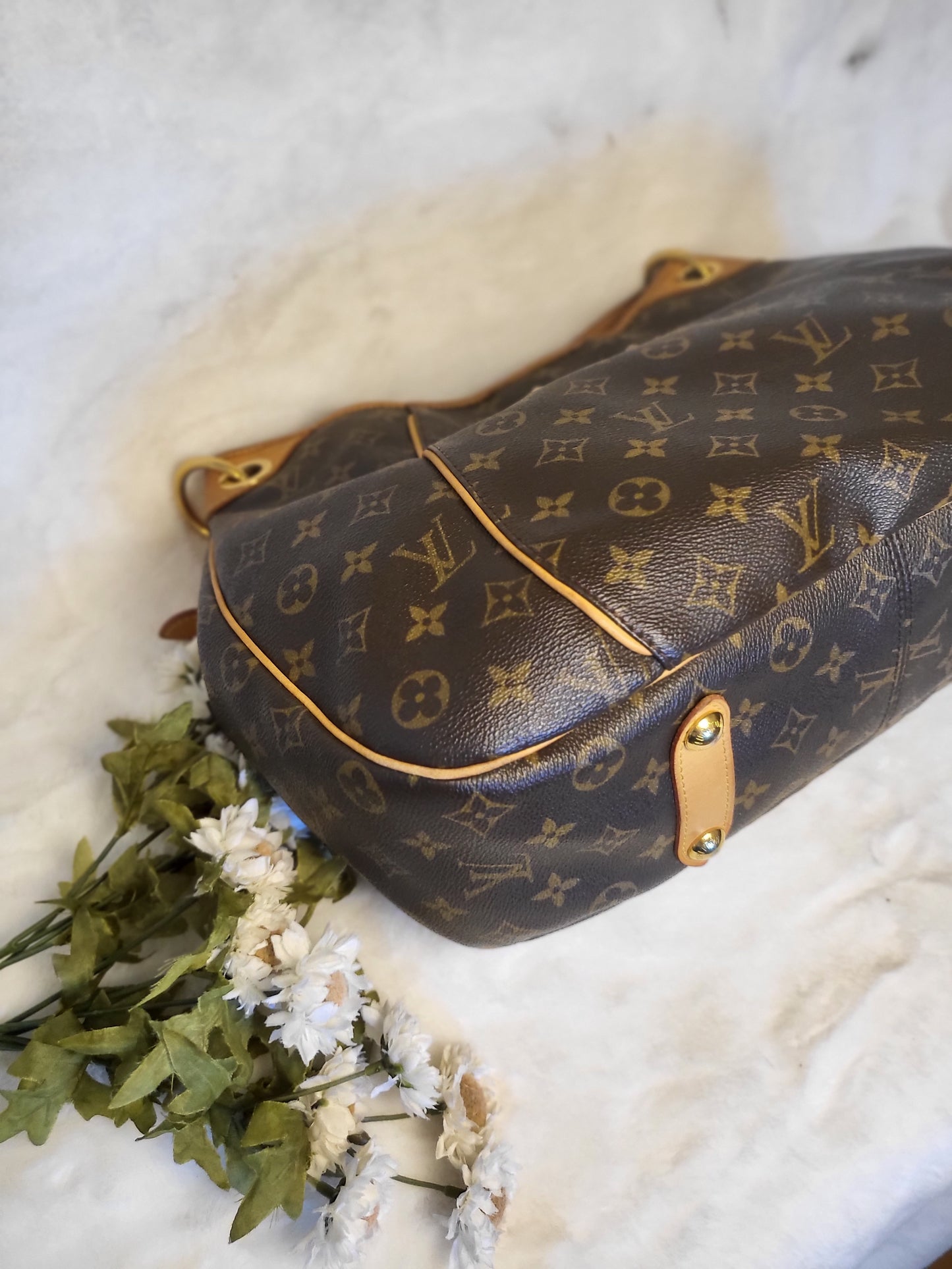 Authentic pre-owned Louis Vuitton Galliera gm tote shoulder bag