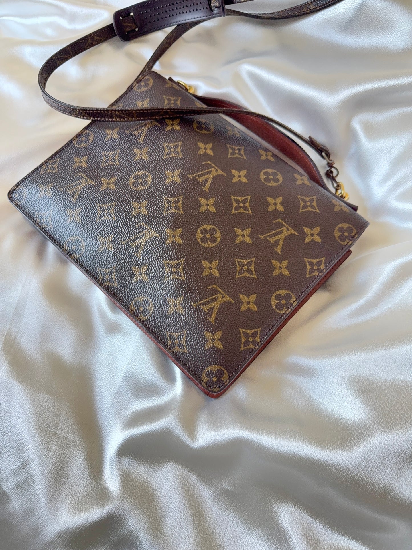 Louis Vuitton Monogram Monceau 26