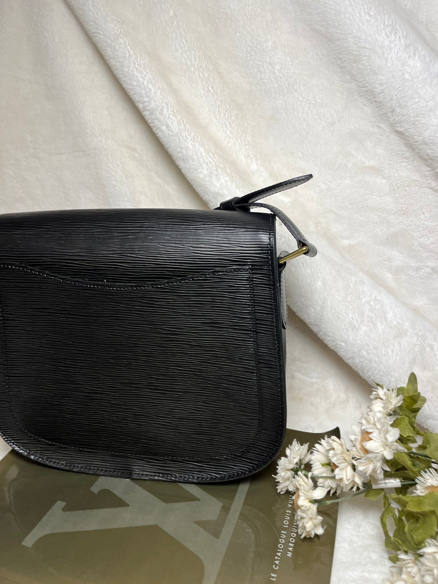 Authentic pre-owned Louis Vuitton Saint Cloud GM epi noir
