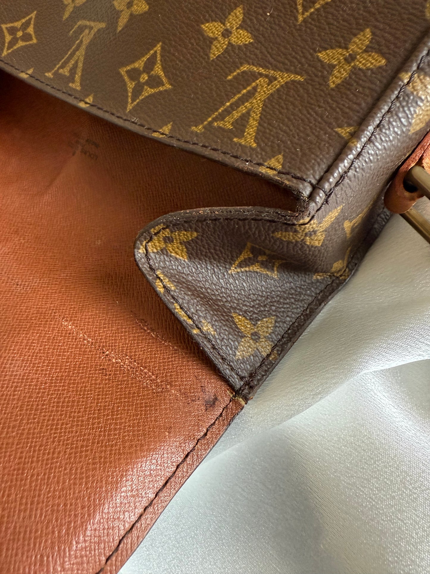 Louis Vuitton st Cloud GM crossbody bag