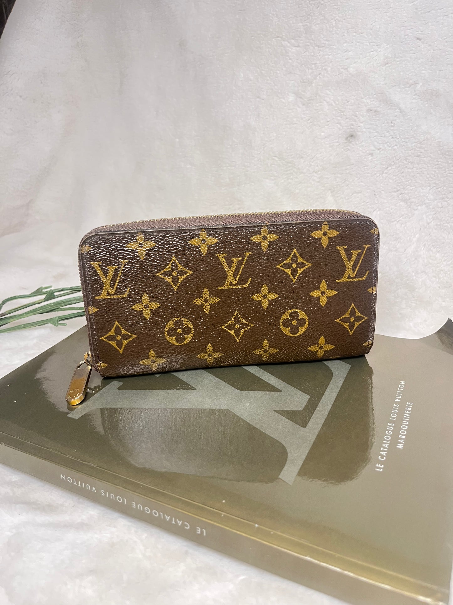 Authentic pre-owned Louis Vuitton zippy wallet