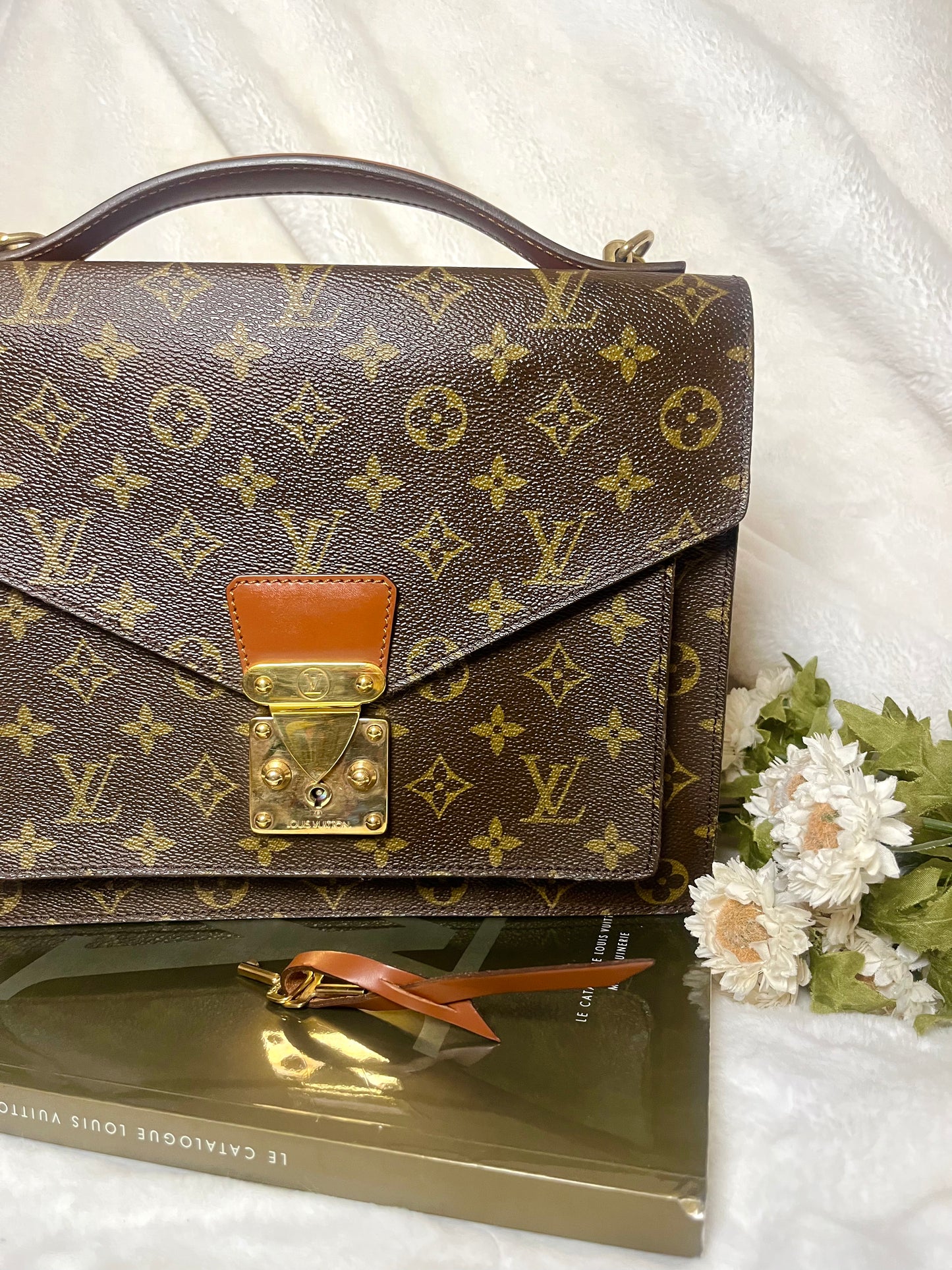 Authentic pre-owned Louis Vuitton Monceau crossbody shoulder bag