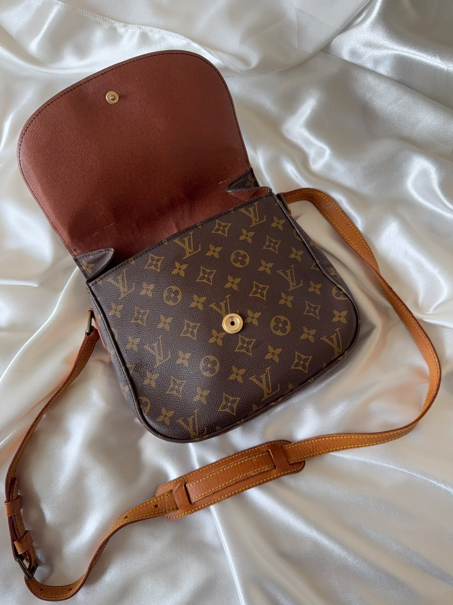 Louis Vuitton st Cloud GM crossbody bag