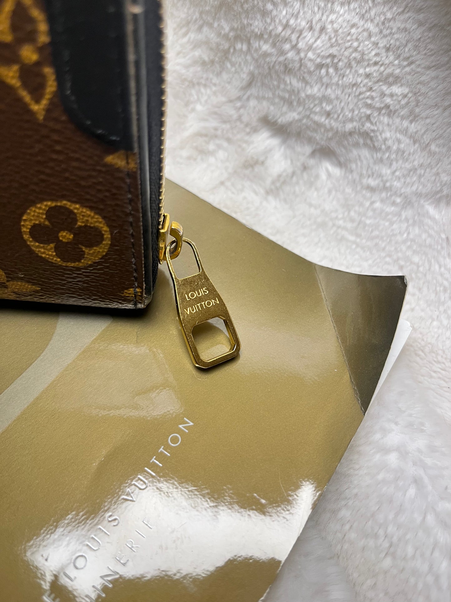 Authentic pre-owned Louis Vuitton retiro compact zippy wallet