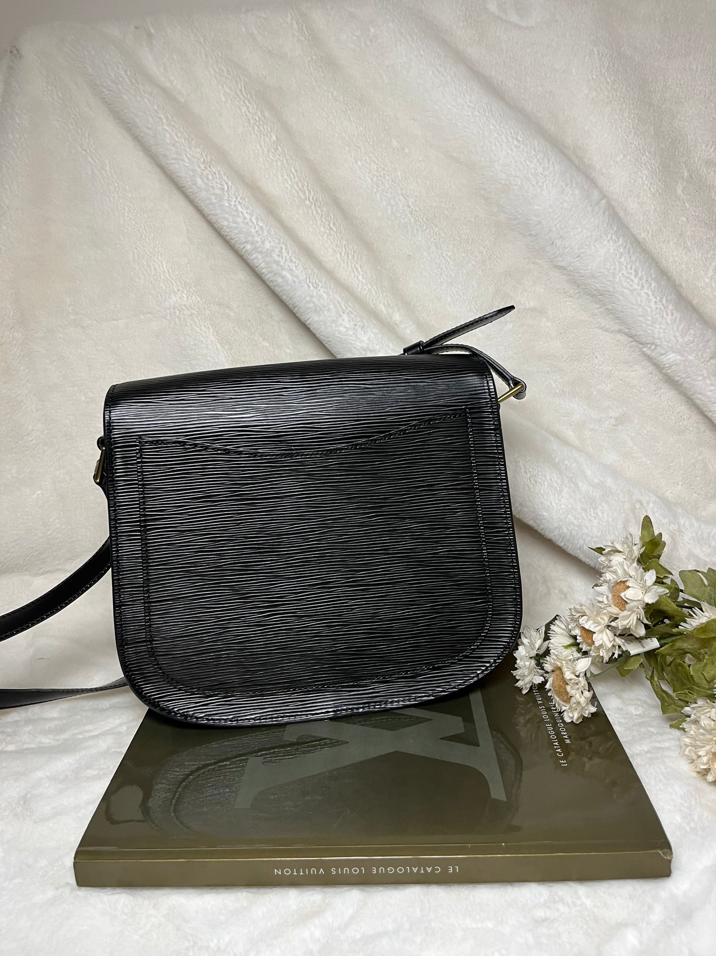 Authentic pre-owned Louis Vuitton Saint Cloud GM epi noir