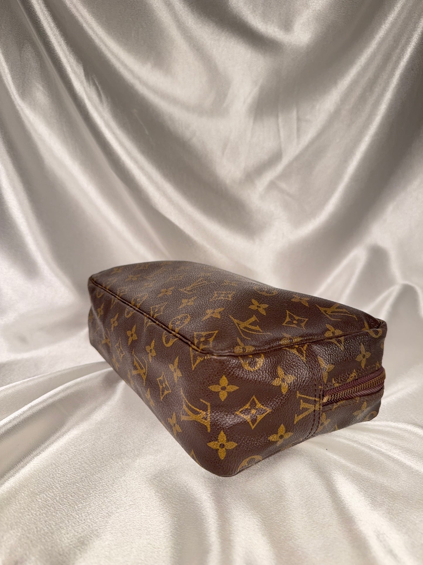 Louis Vuitton Trousse 28