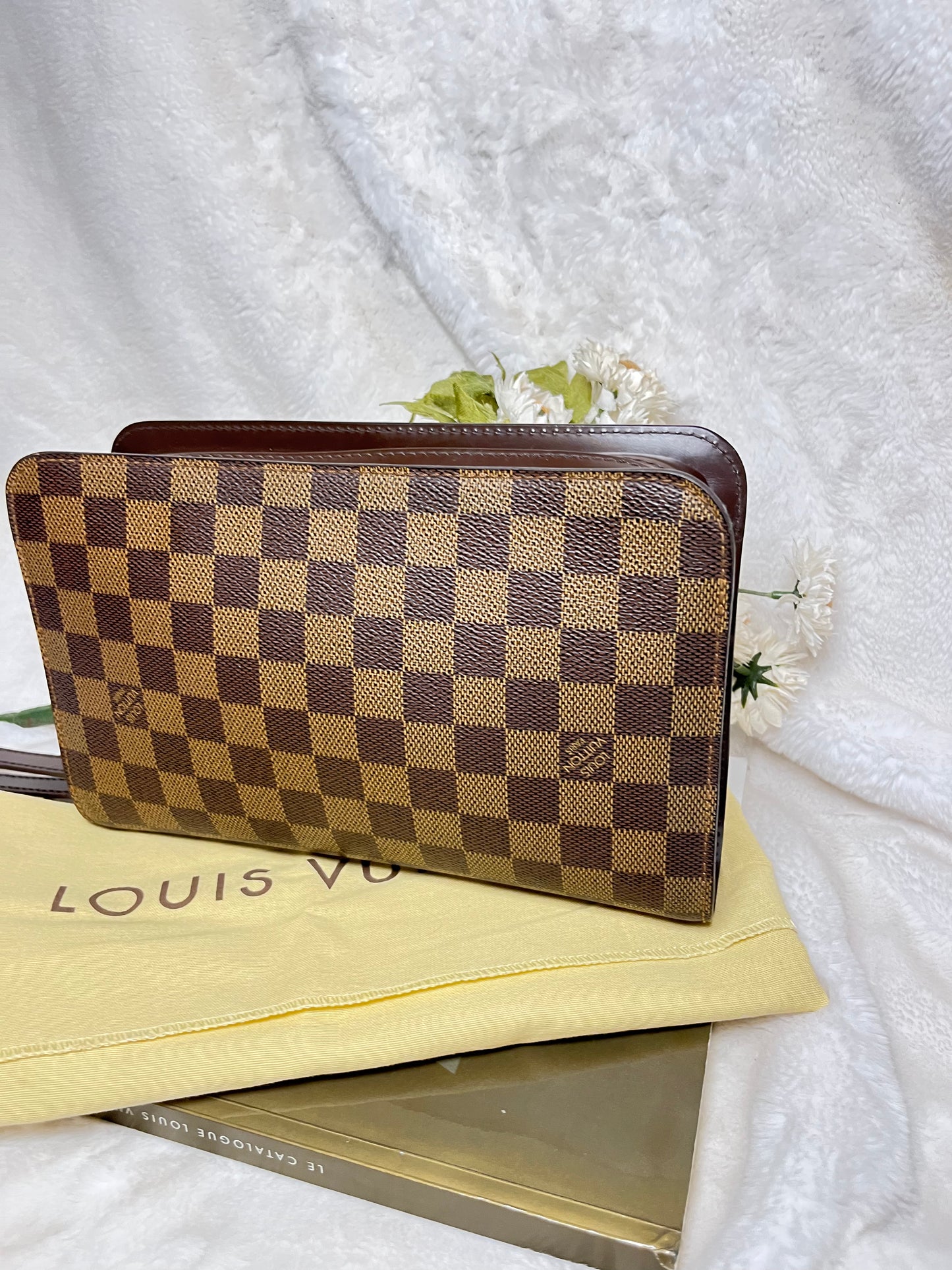 Authentic pre-owned Louis Vuitton st Louis clutch