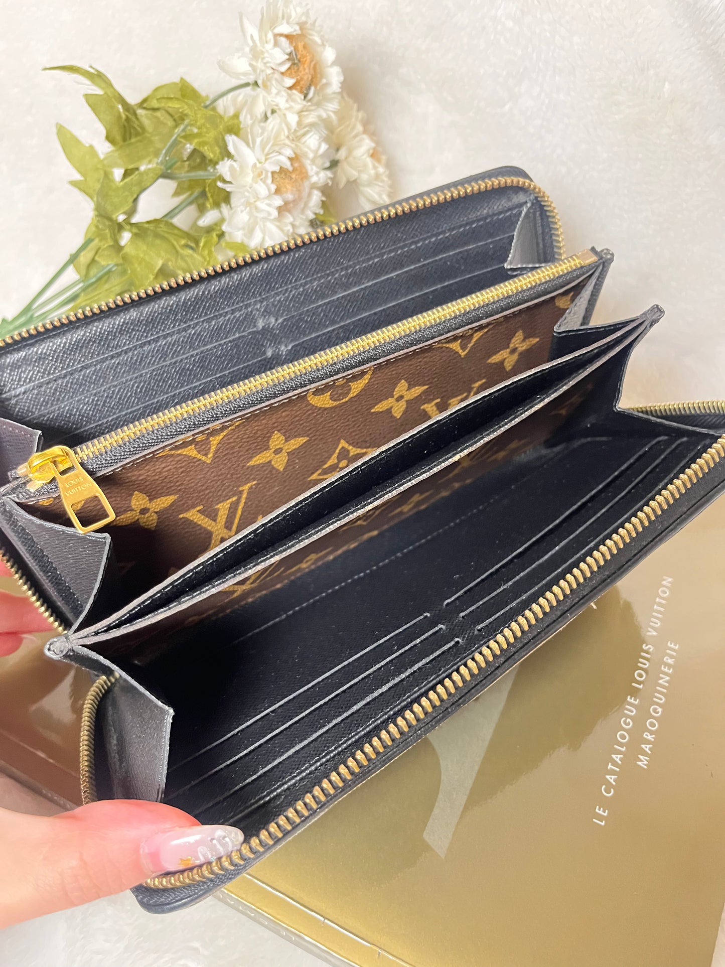 Authentic pre-owned Louis Vuitton retiro compact zippy wallet