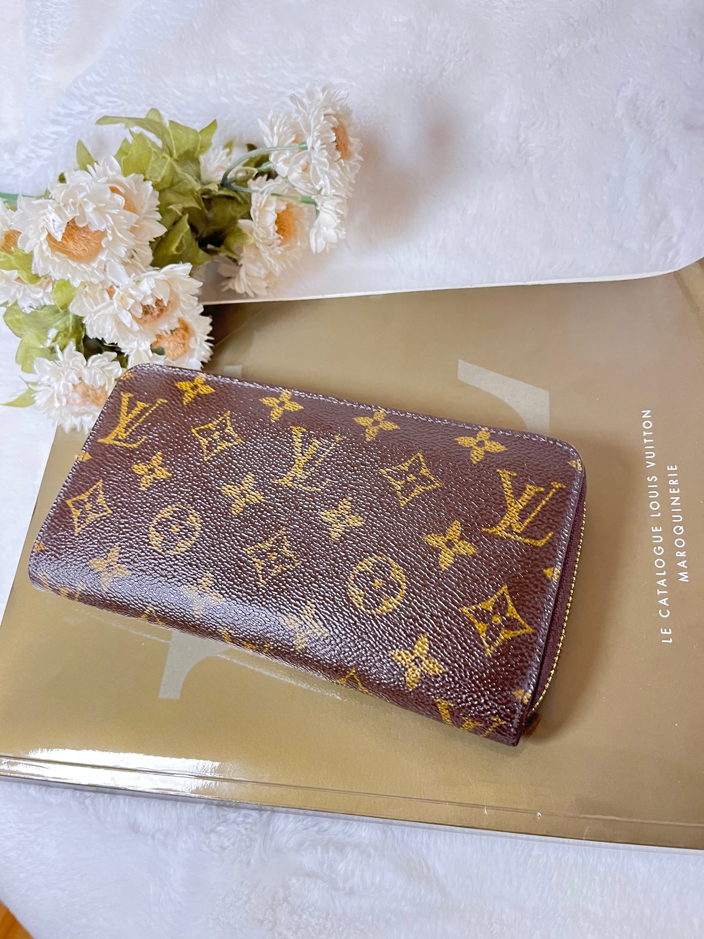 Authentic pre-owned Louis Vuitton zippy compact wallet