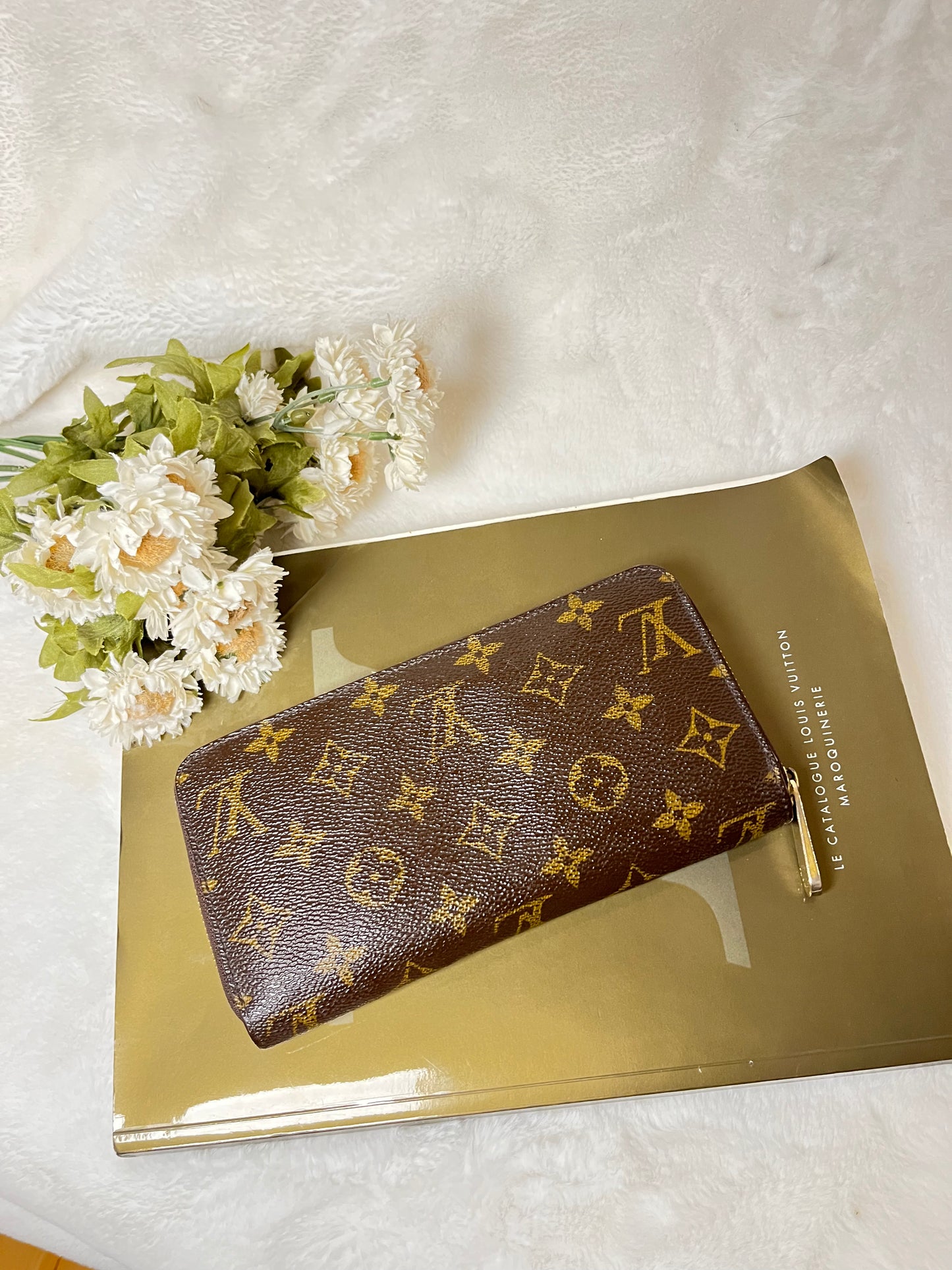 Authentic pre-owned Louis Vuitton zippy compact wallet