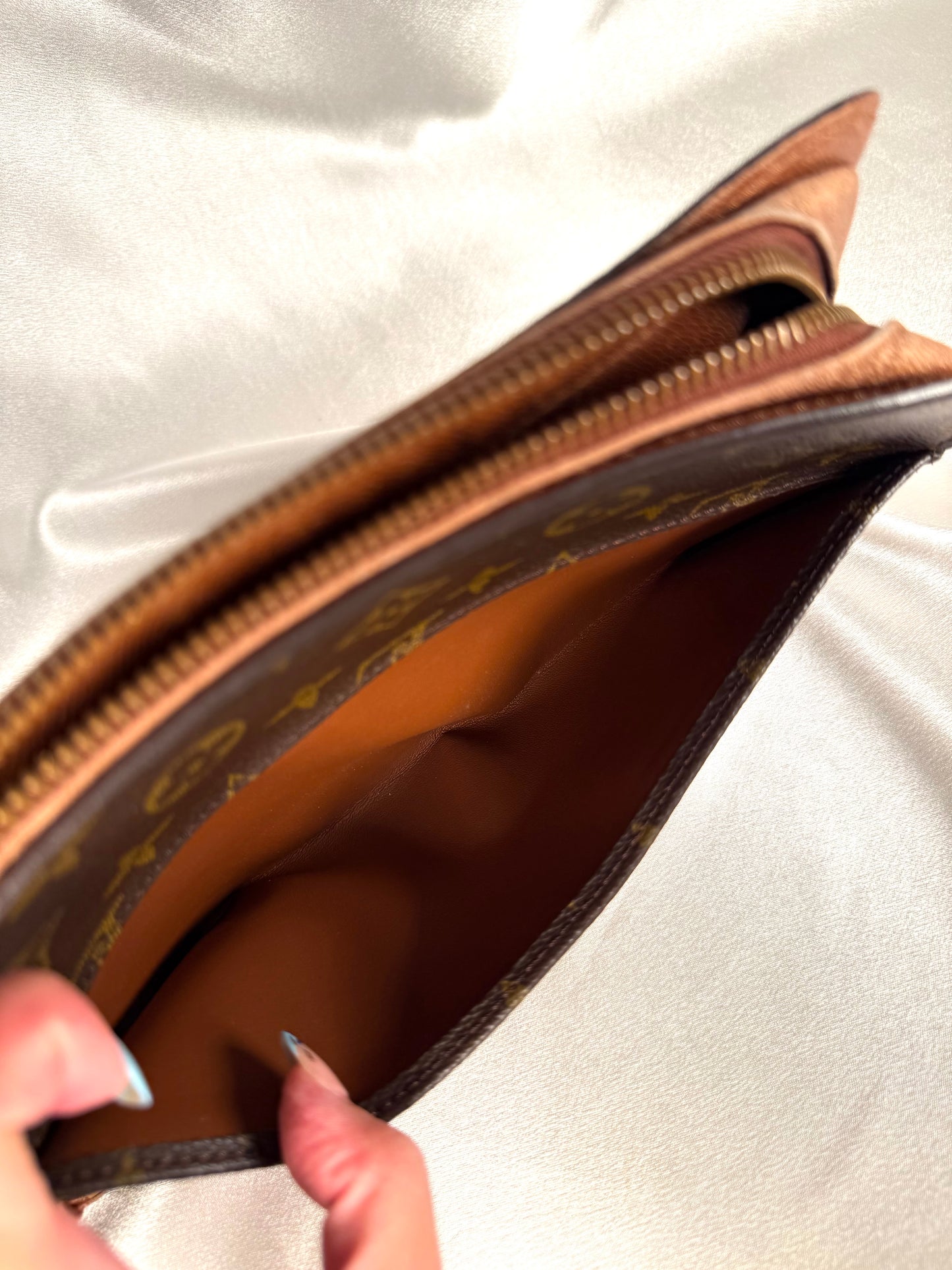Louis Vuitton Orsay monogram clutch