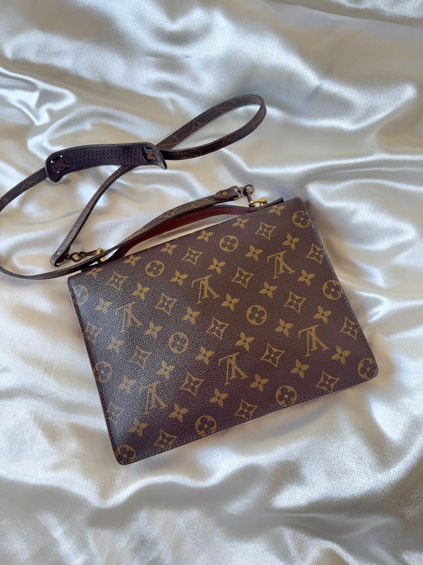 Louis Vuitton Monogram Monceau 26