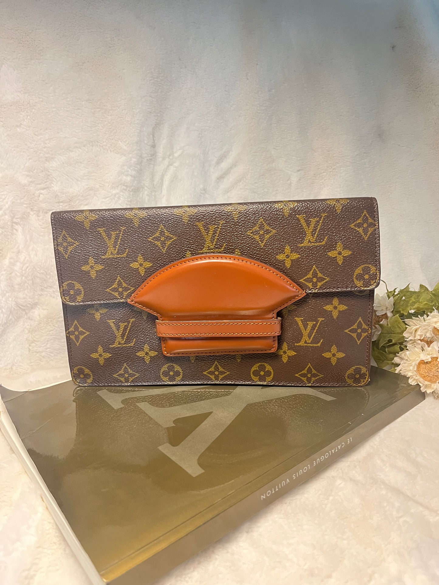 Authentic pre-owned Louis Vuitton chaillot clutch