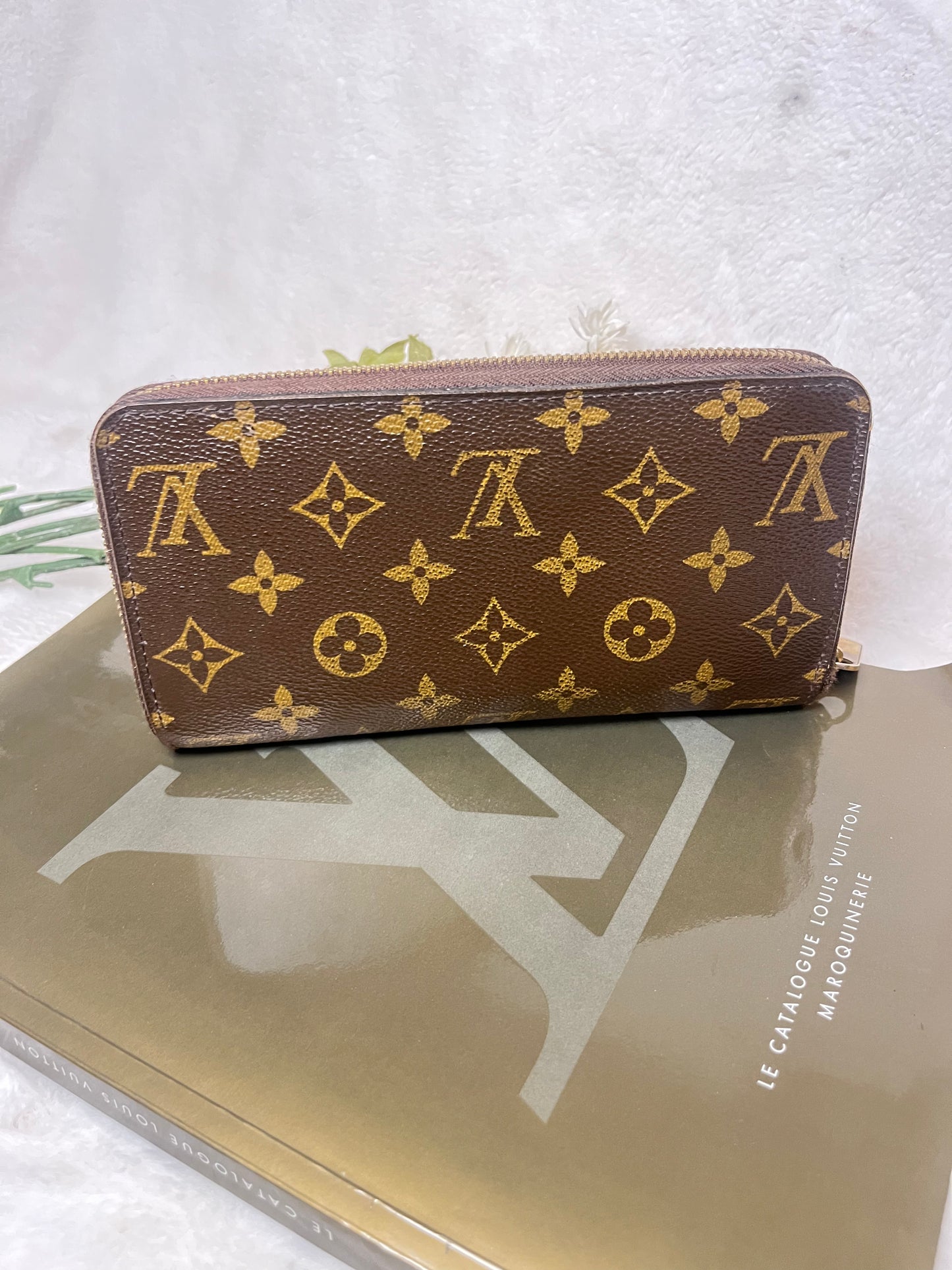 Authentic pre-owned Louis Vuitton zippy wallet