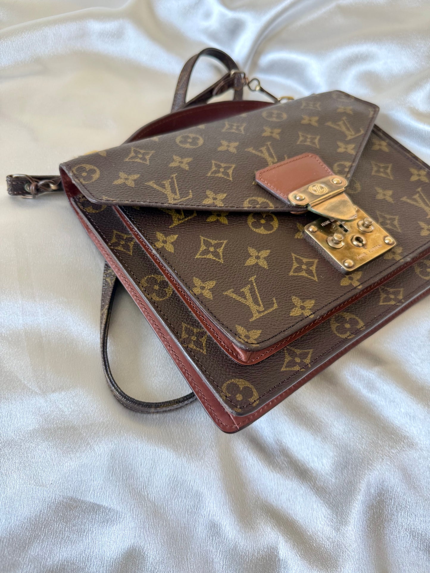 Louis Vuitton Monogram Monceau 26