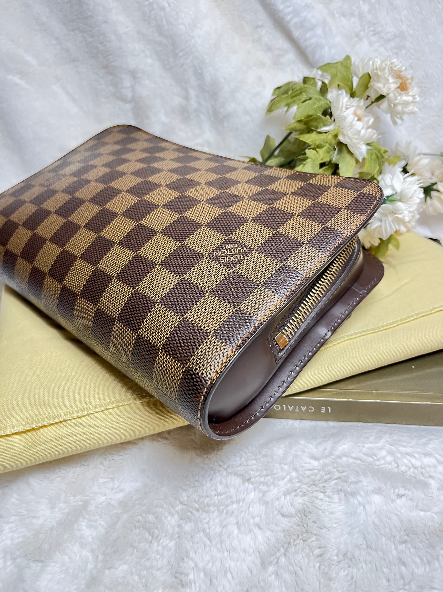 Authentic pre-owned Louis Vuitton st Louis clutch