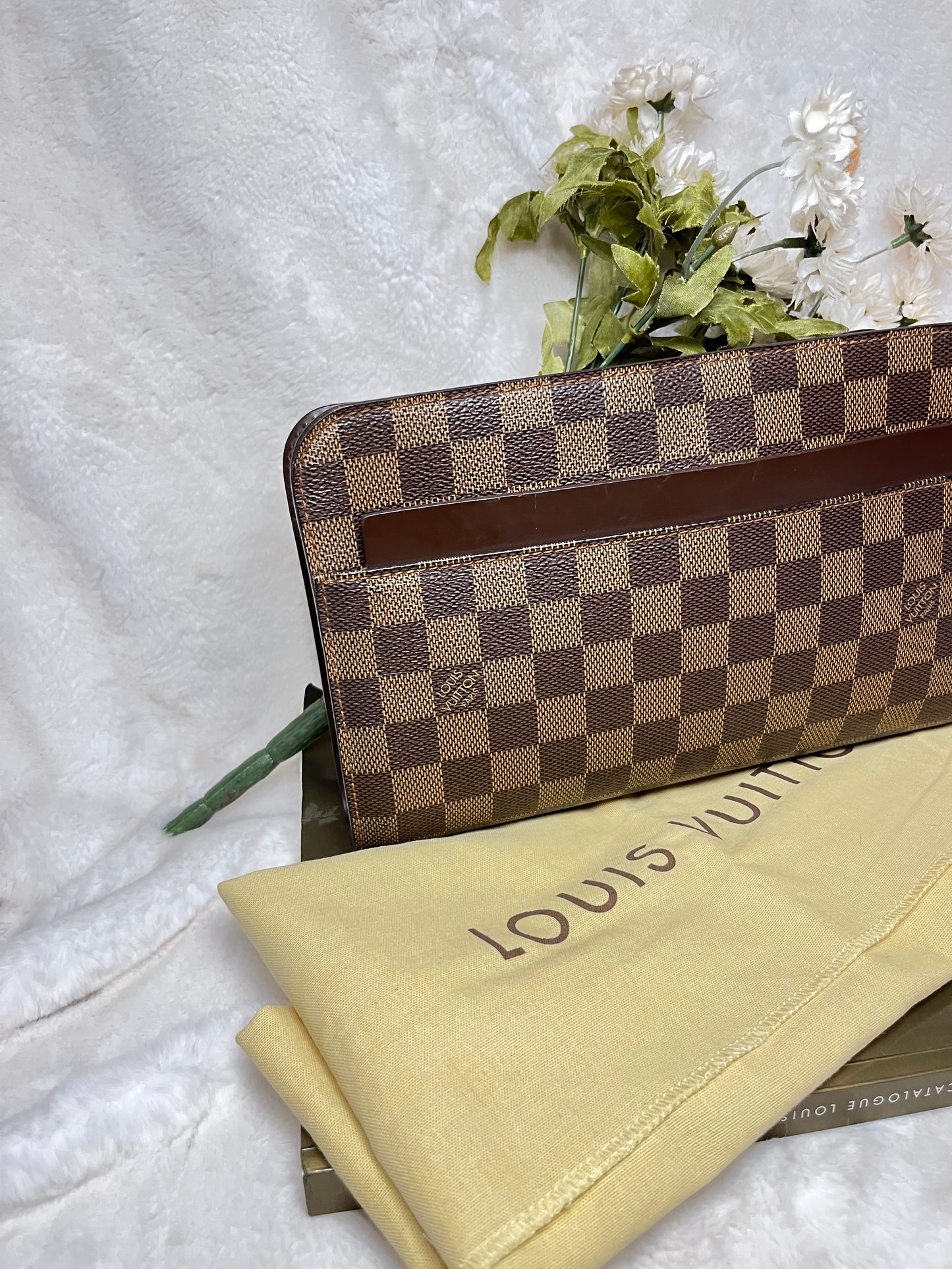 Authentic pre-owned Louis Vuitton st Louis clutch