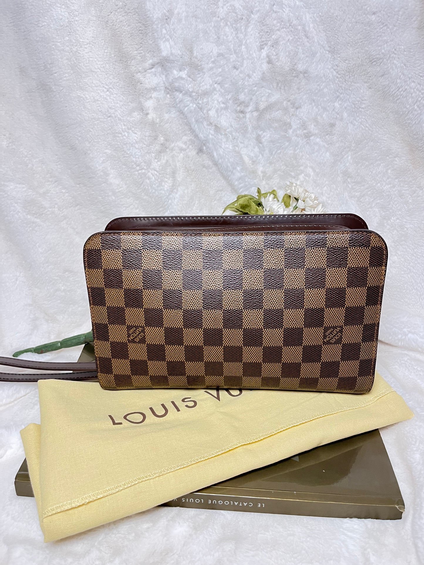 Authentic pre-owned Louis Vuitton st Louis clutch